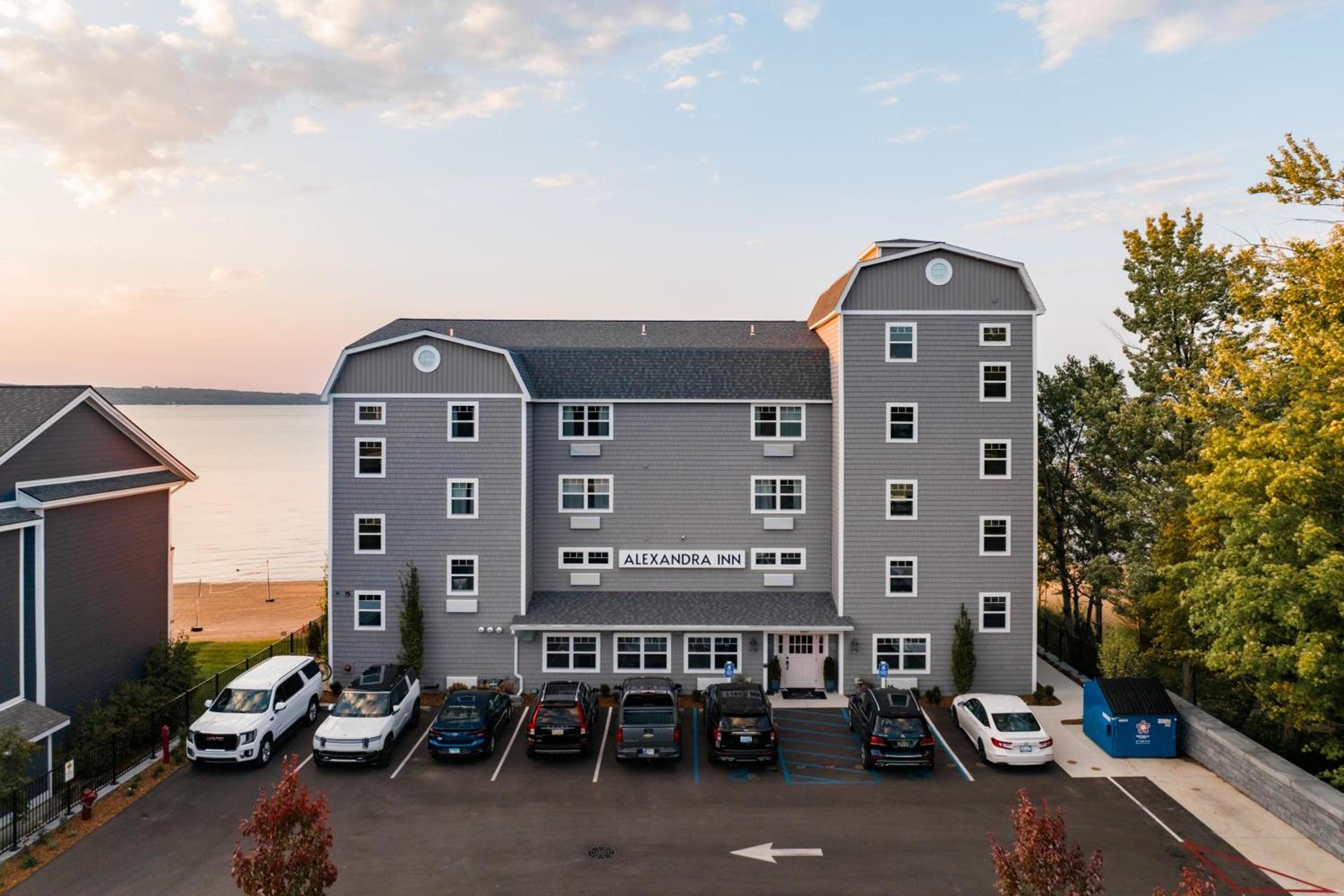 Alexandra Inn photo 11