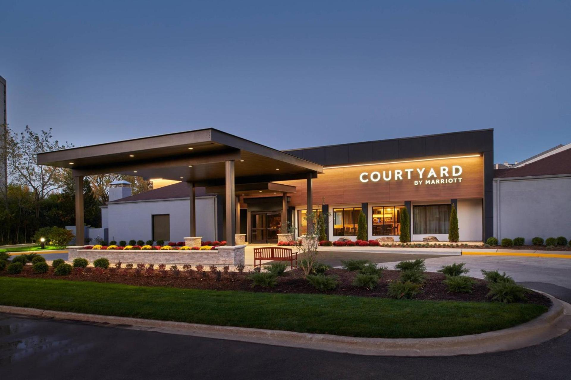 Courtyard Chicago Oakbrook Terrace — hotel in Oakbrook Terrace