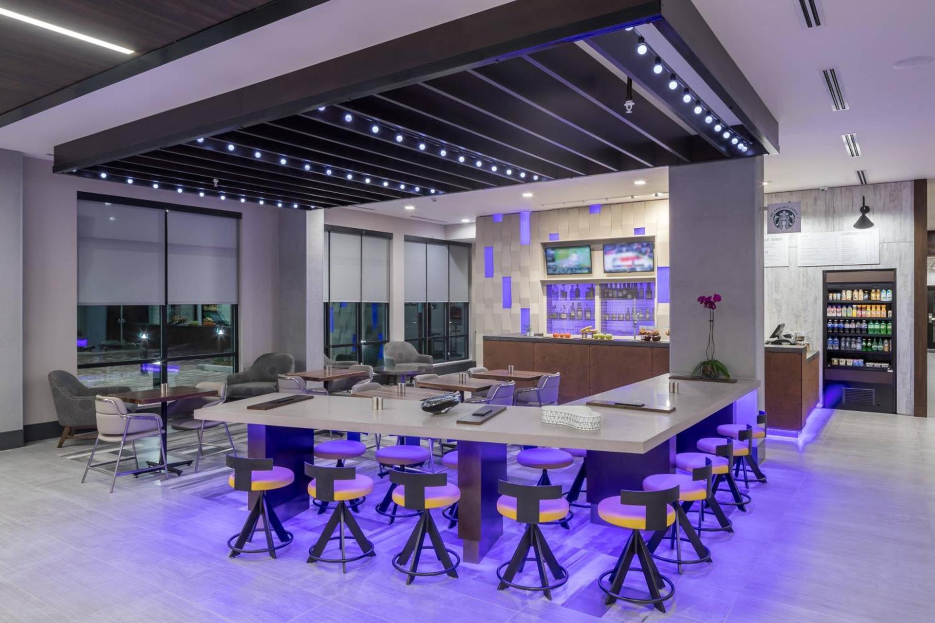 Courtyard by Marriott Houston Heights/I-10 photo 28