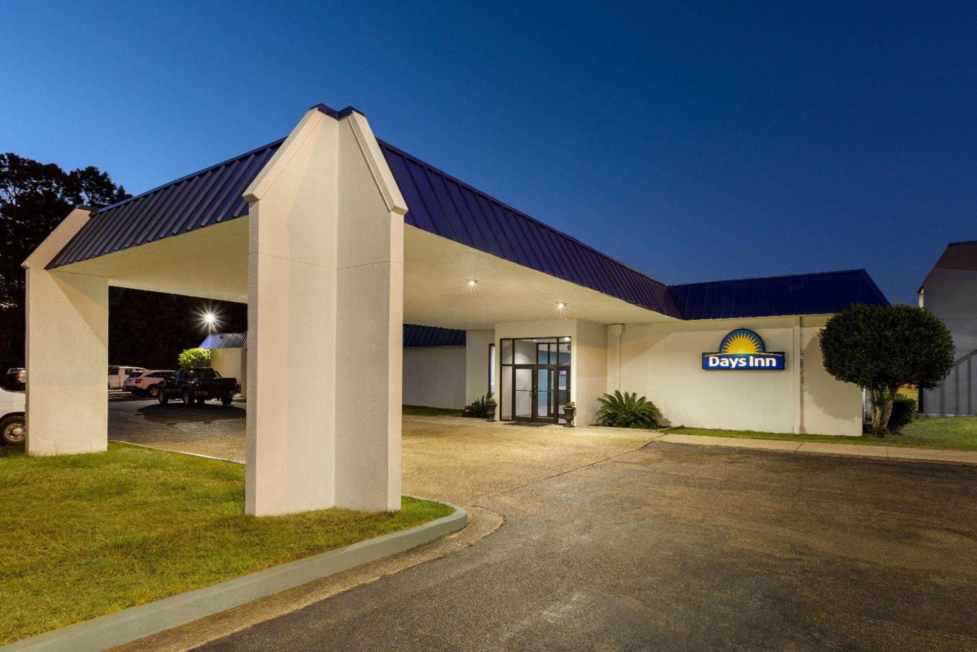 Days Inn by Wyndham McComb MS photo 2