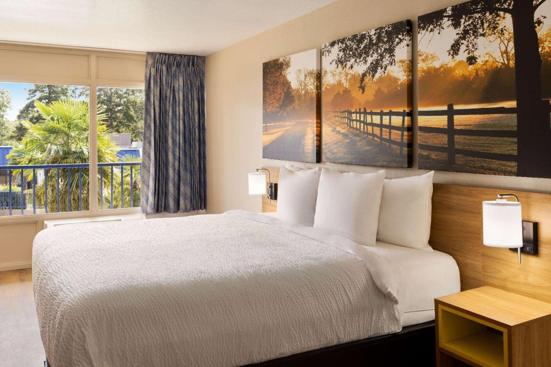 Days Inn by Wyndham McComb MS photo 13
