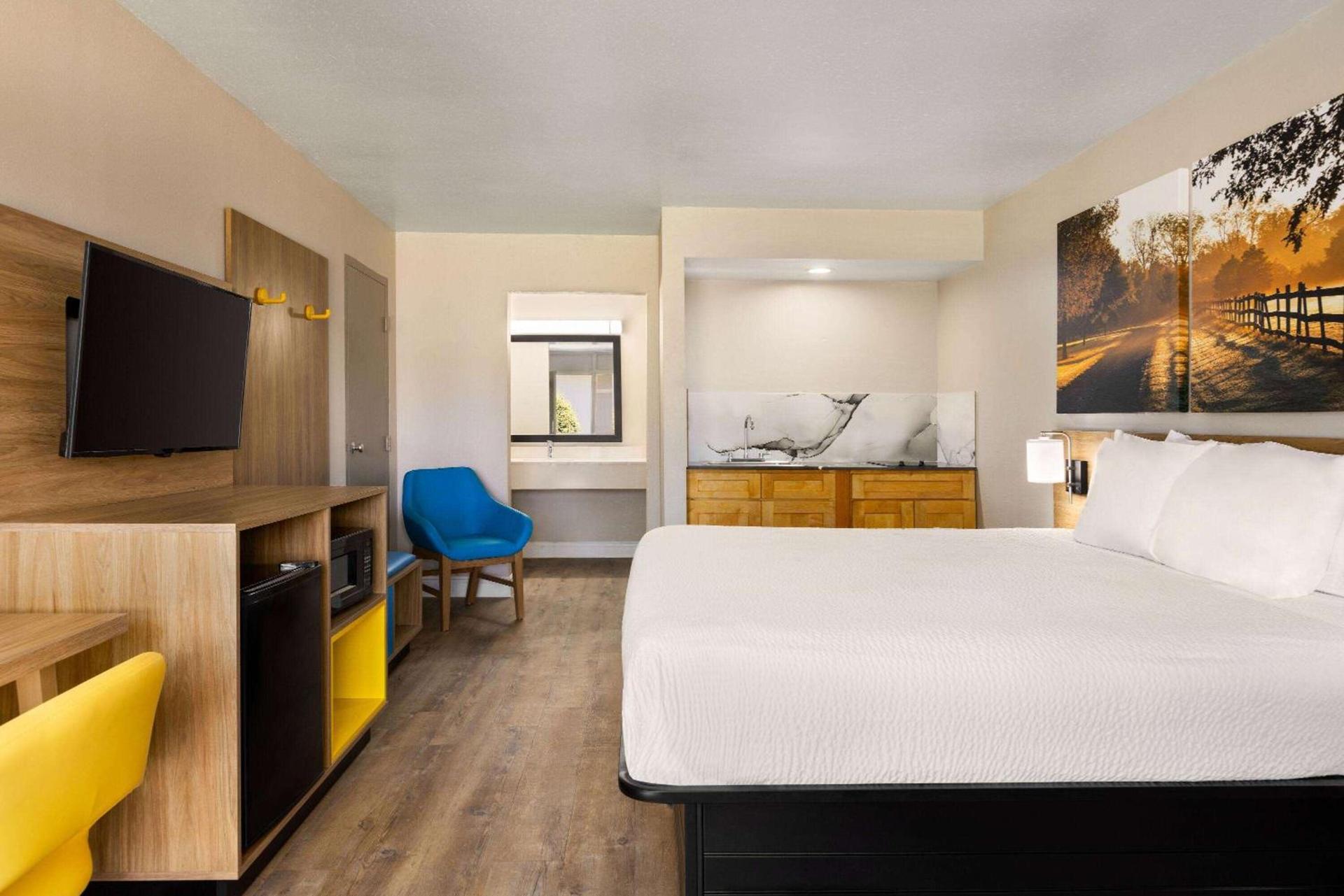 Days Inn by Wyndham McComb MS photo 23
