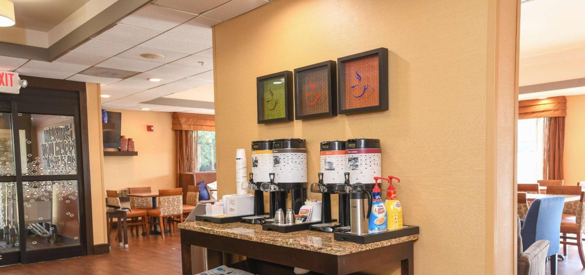 Hampton Inn Dry Ridge photo 11