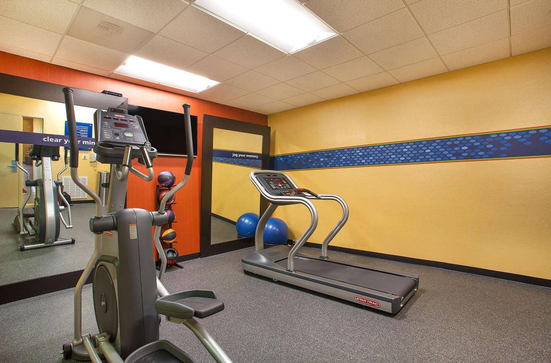Hampton Inn Dry Ridge photo 15