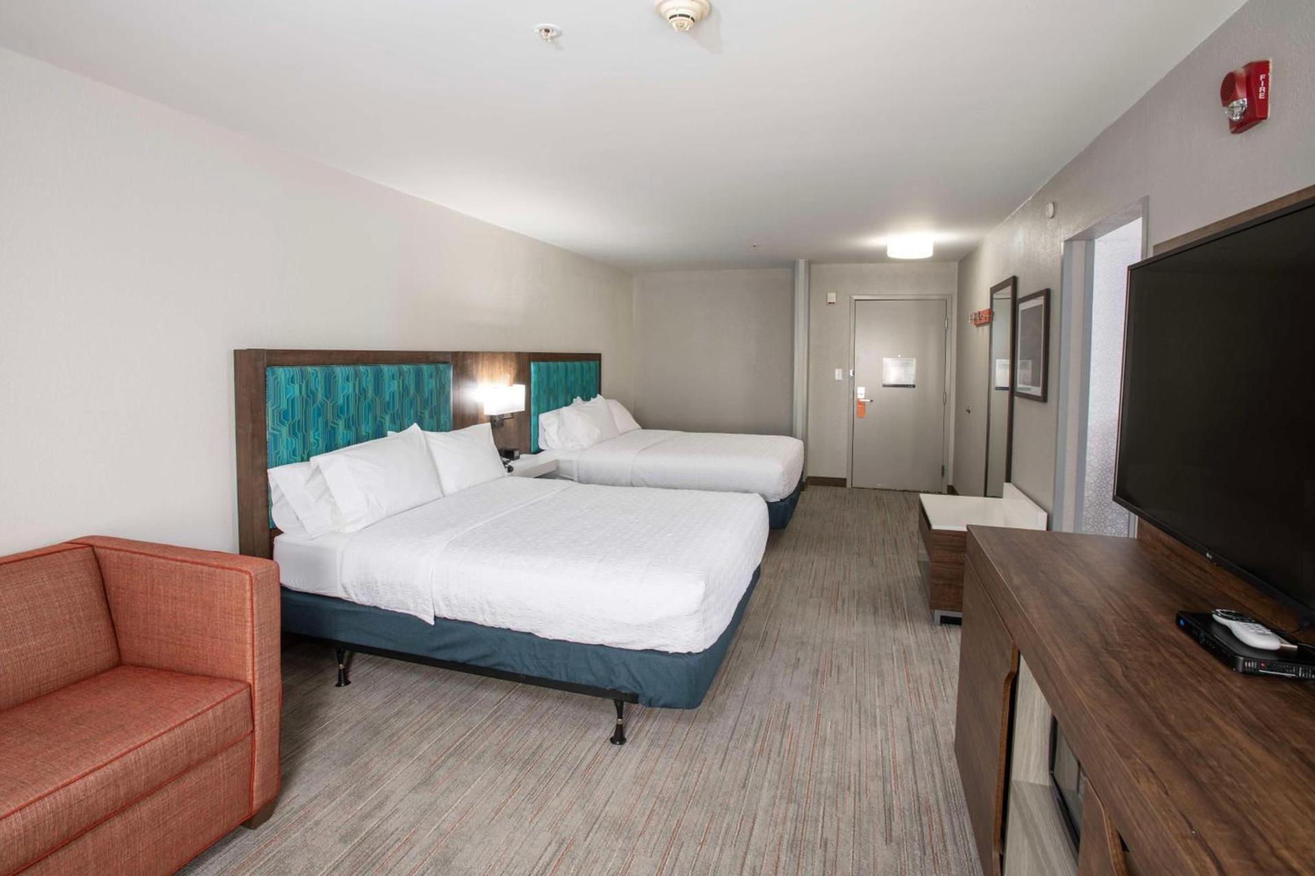 Hampton Inn Dry Ridge photo 16