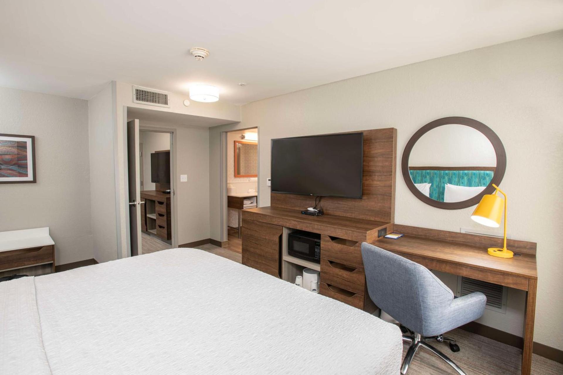 Hampton Inn Dry Ridge photo 35