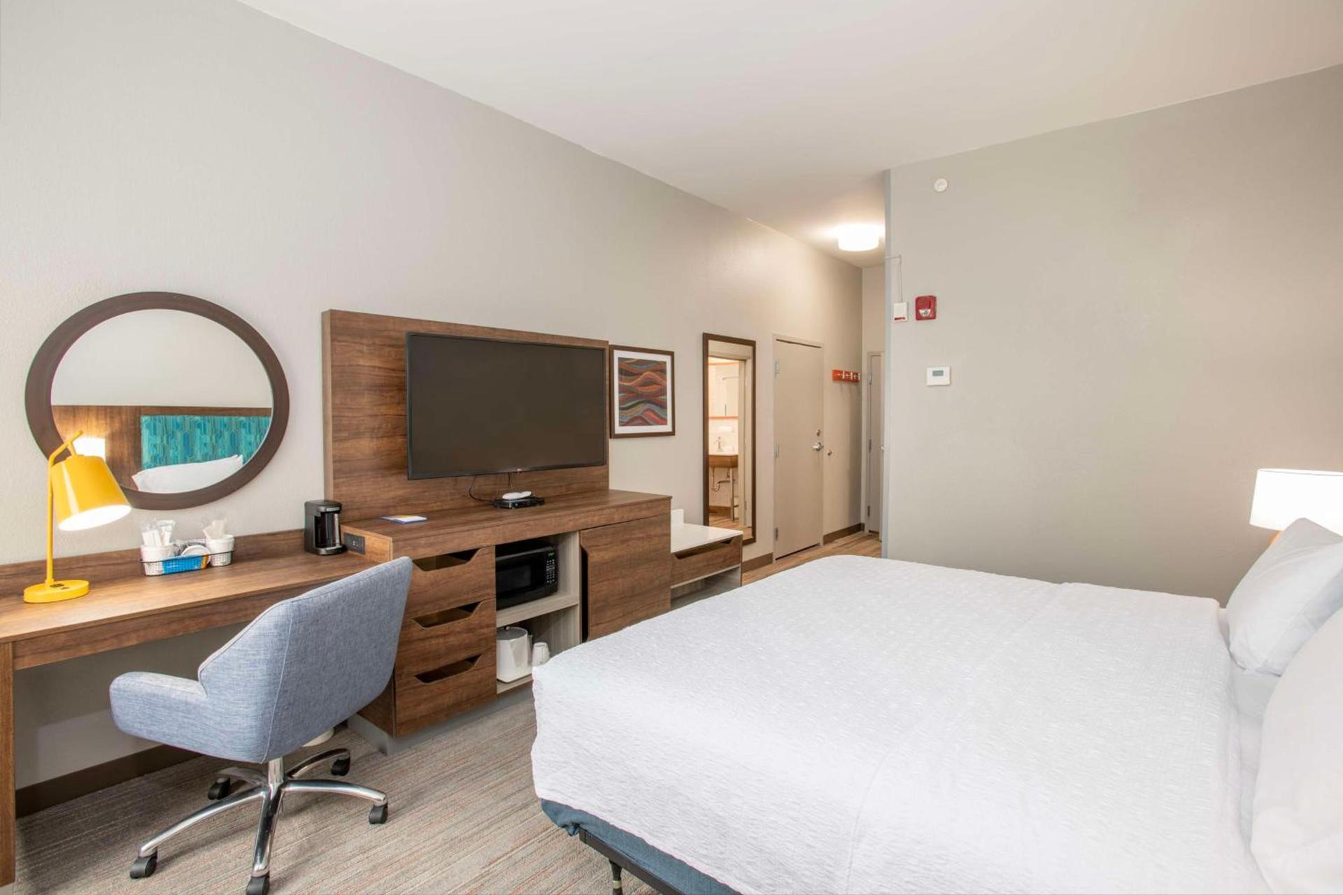 Hampton Inn Dry Ridge photo 38