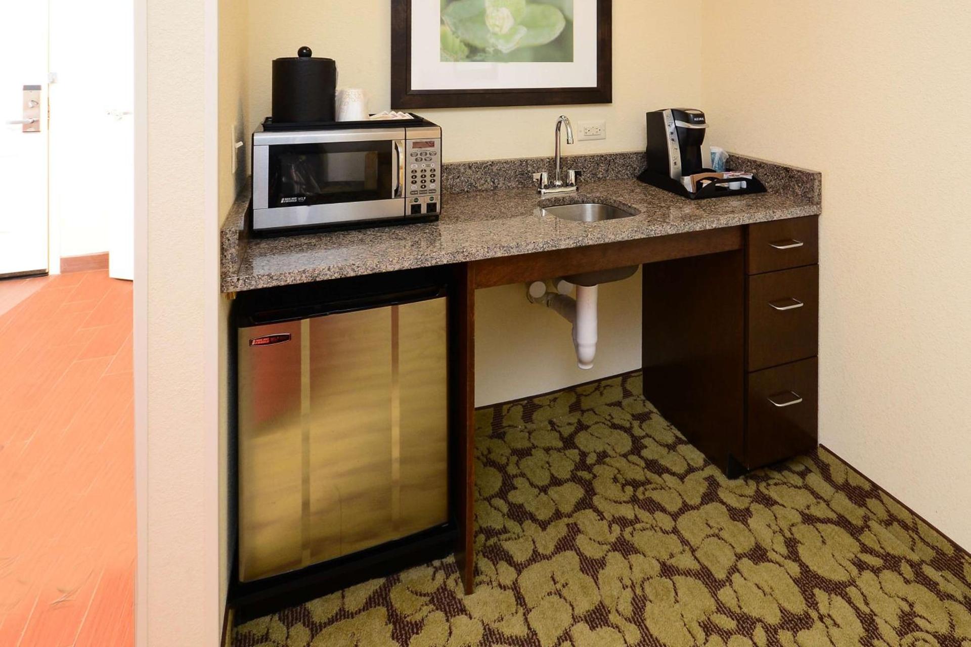 Hilton Garden Inn Greensboro Airport - Newly Renovated! photo 45