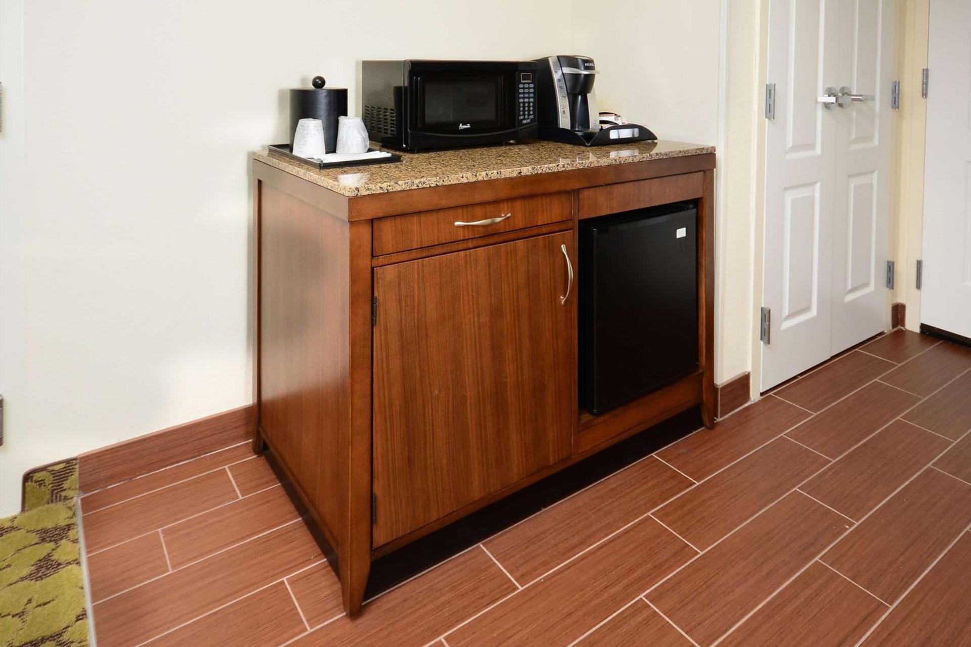 Hilton Garden Inn Greensboro Airport - Newly Renovated! photo 47