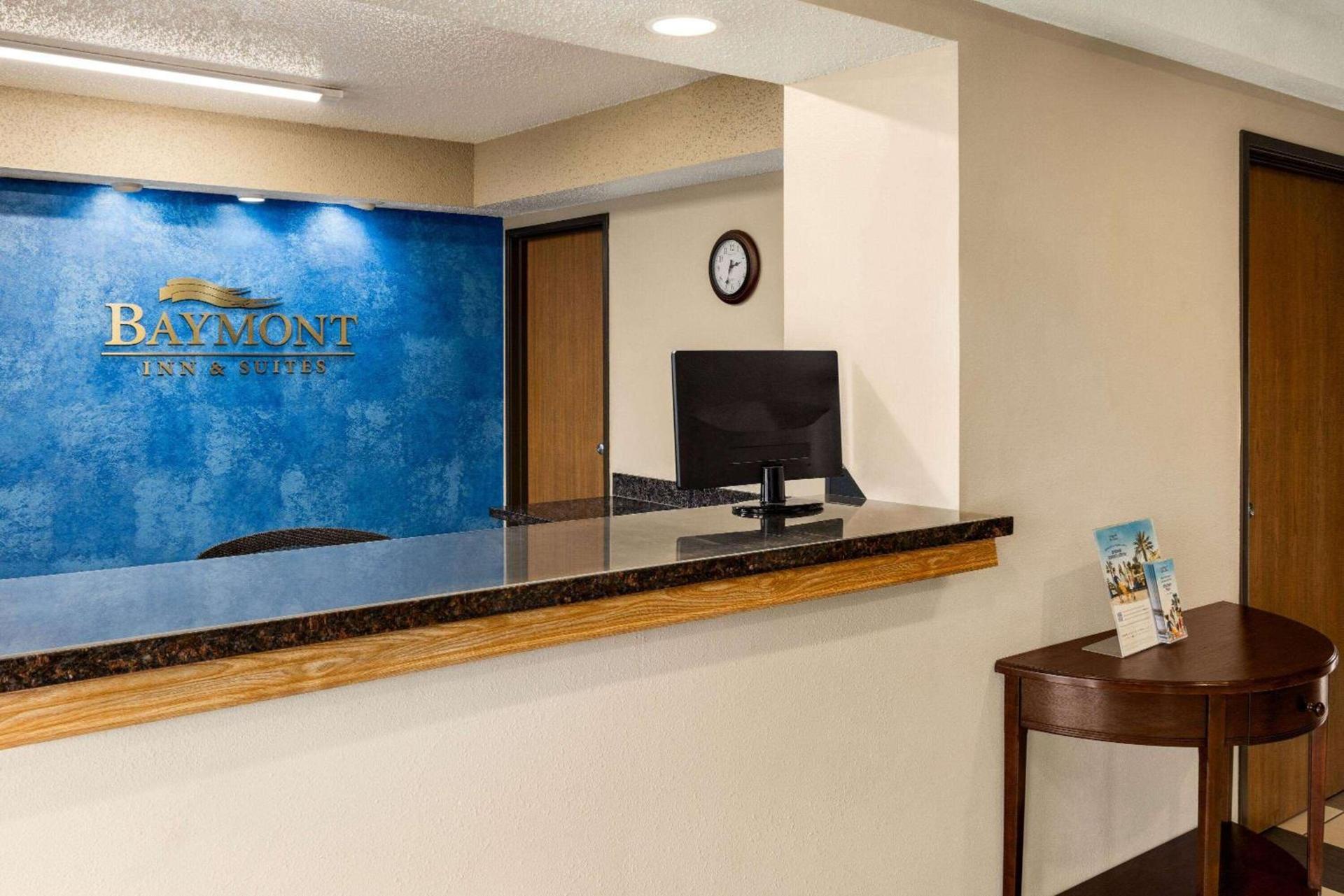 Baymont by Wyndham Cedar Rapids photo 7