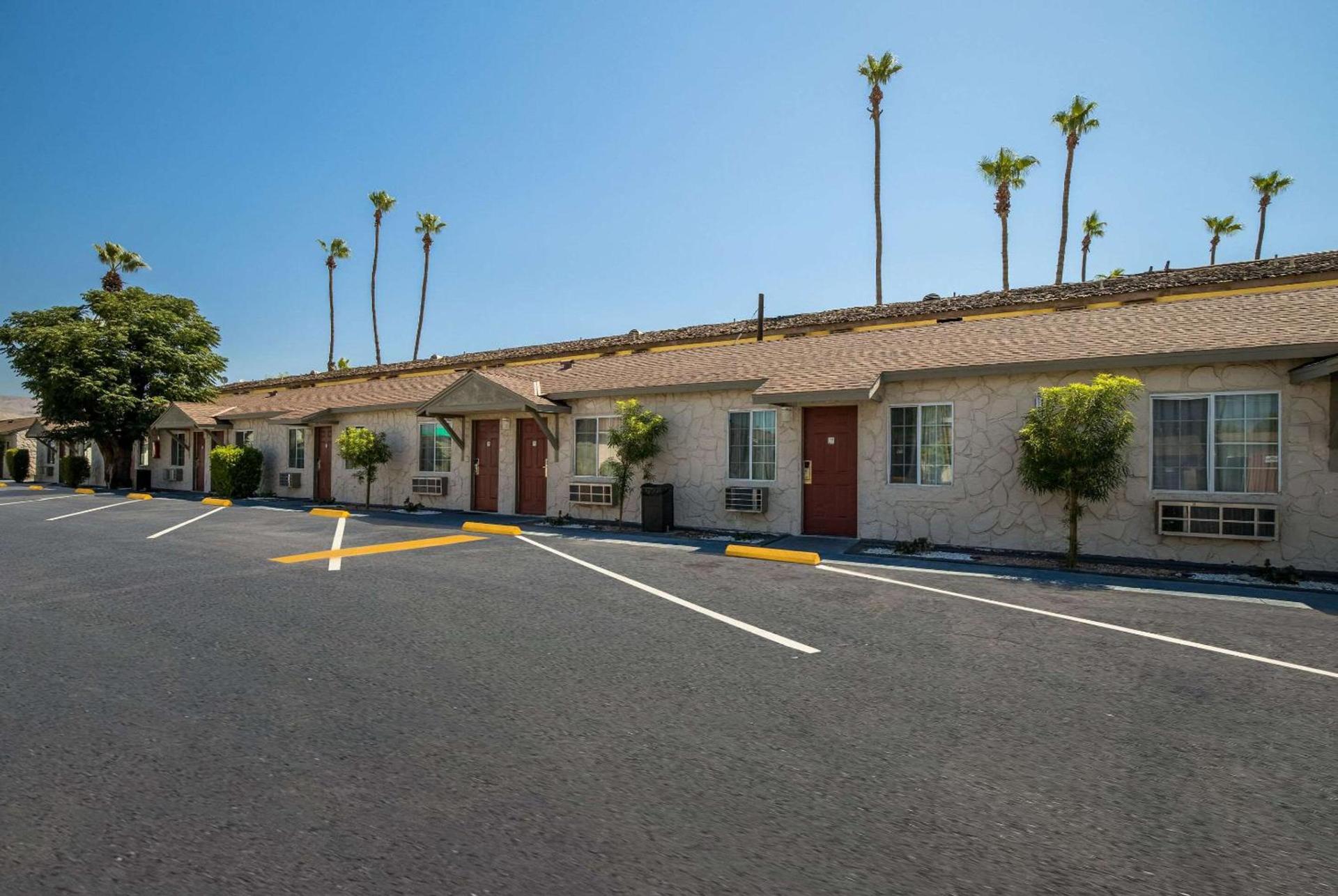 Rodeway Inn and Suites near Coachella photo 2