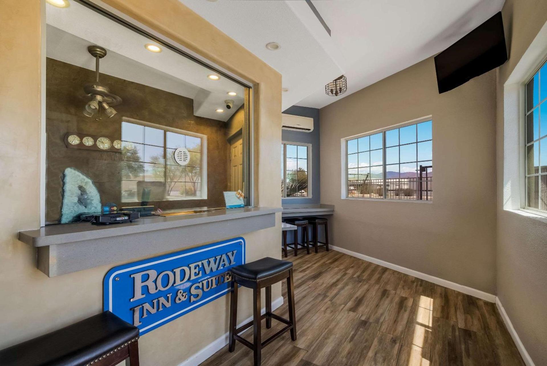 Rodeway Inn and Suites near Coachella photo 4