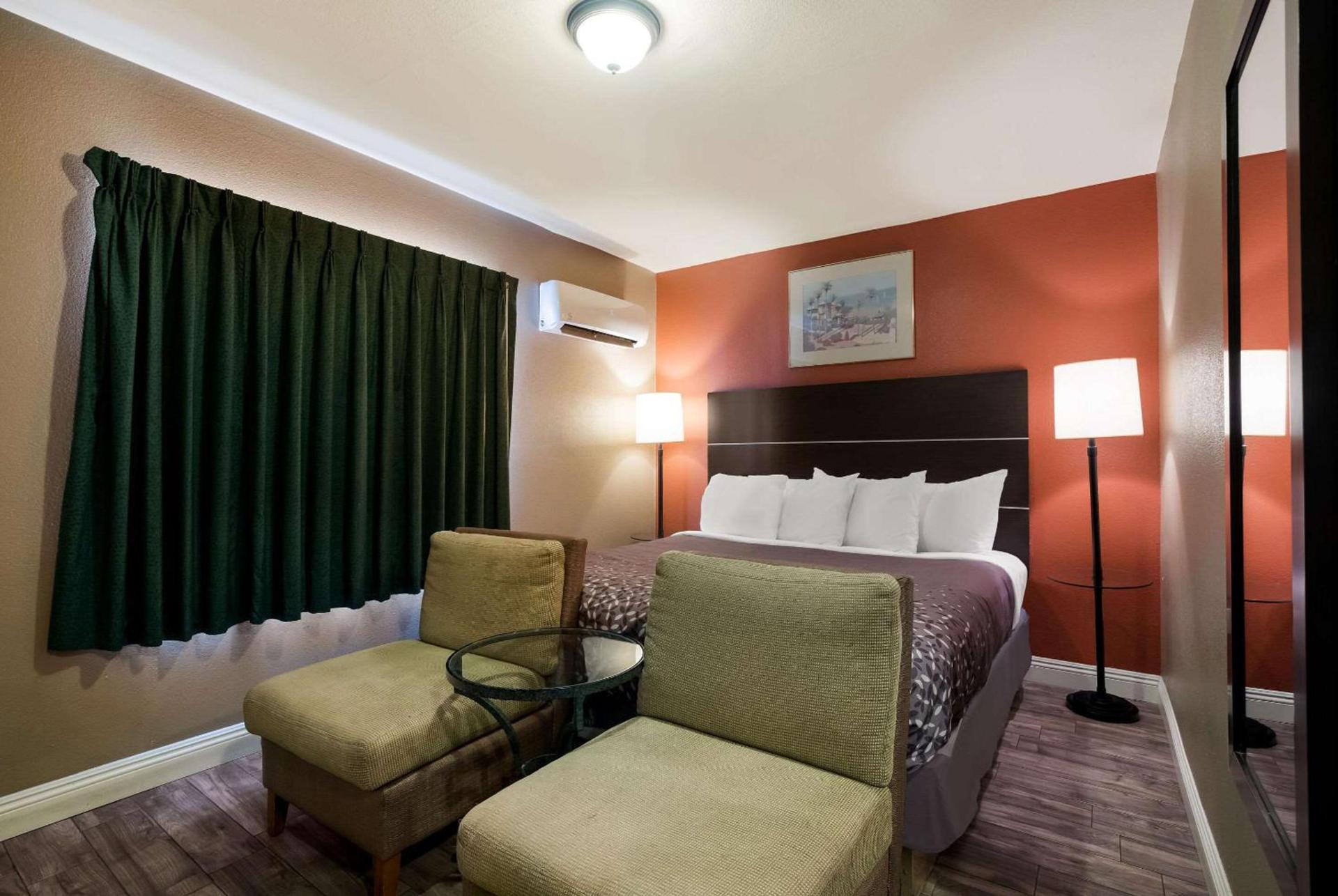 Rodeway Inn and Suites near Coachella photo 8