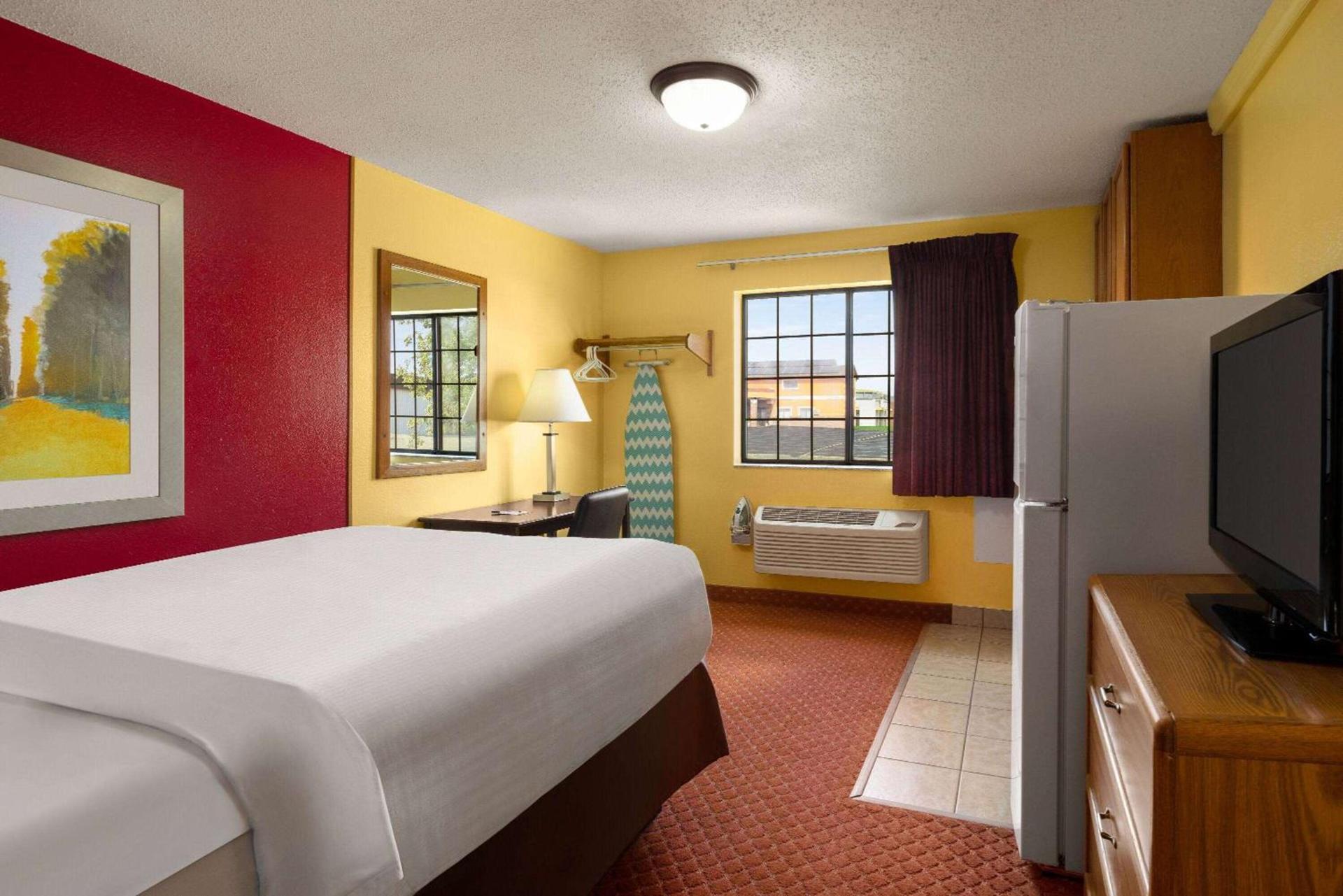 Baymont by Wyndham Cedar Rapids photo 27