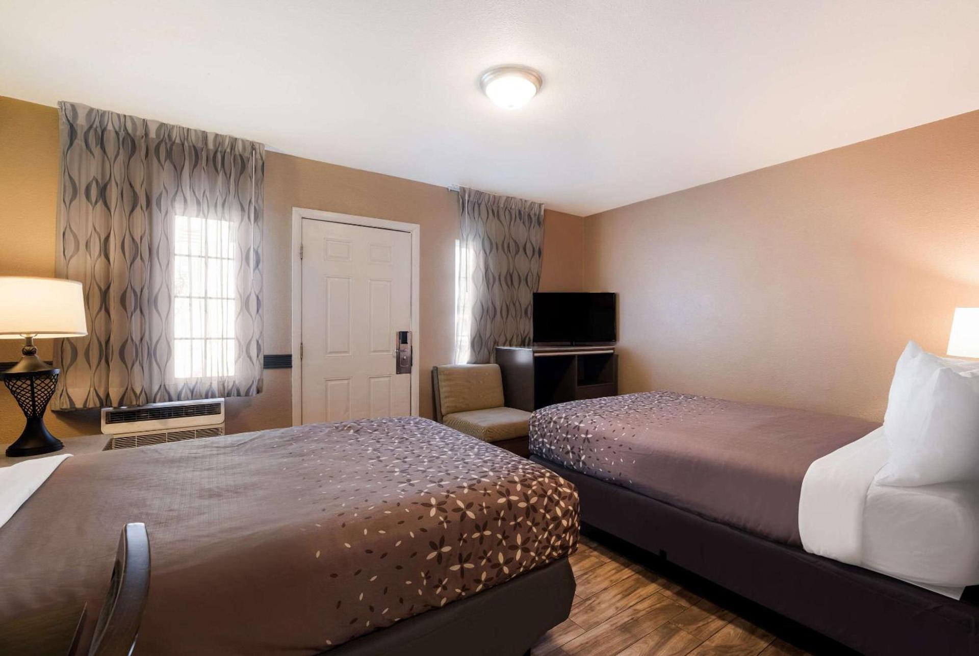 Rodeway Inn and Suites near Coachella photo 19