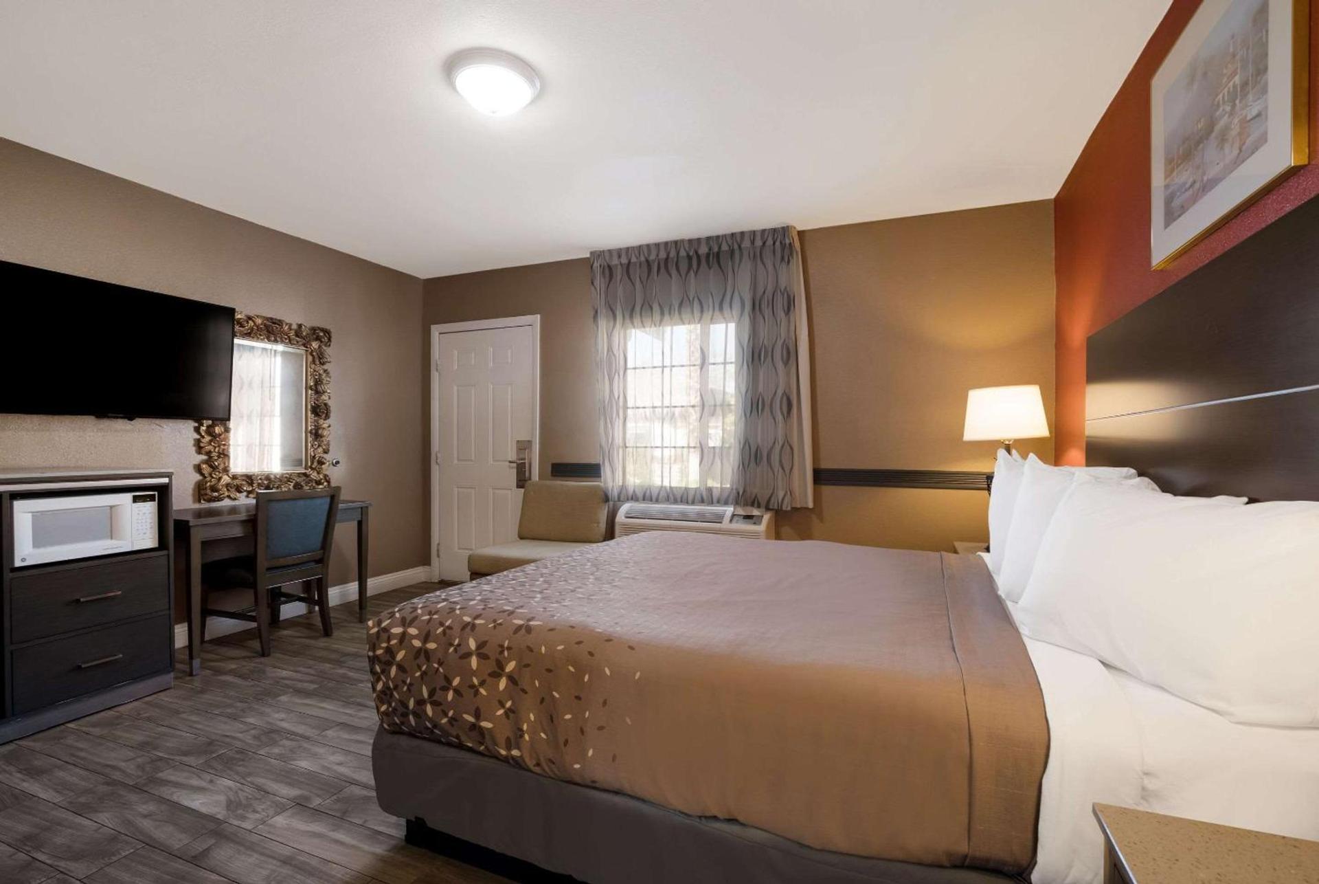 Rodeway Inn and Suites near Coachella photo 24