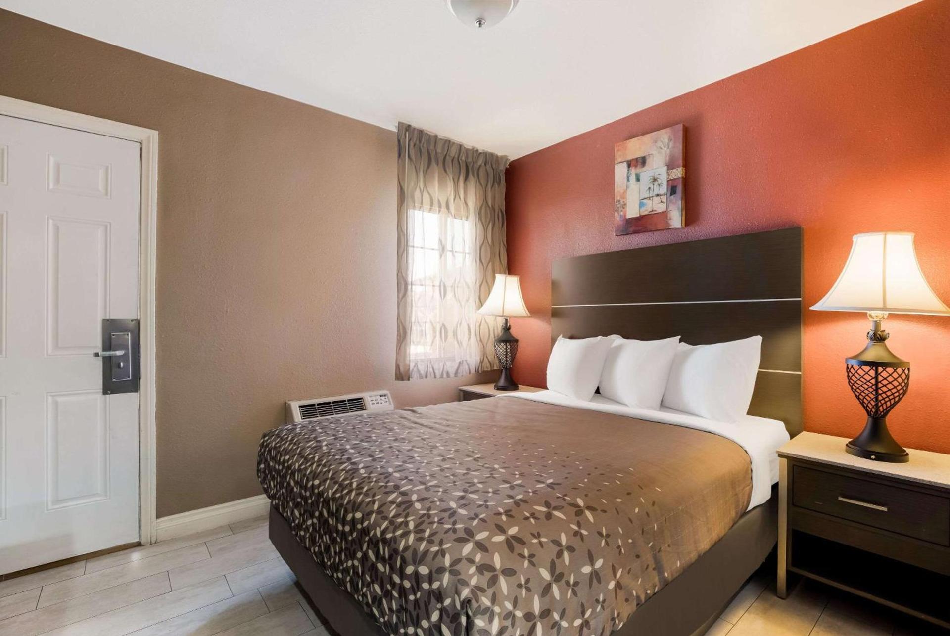 Rodeway Inn and Suites near Coachella photo 27