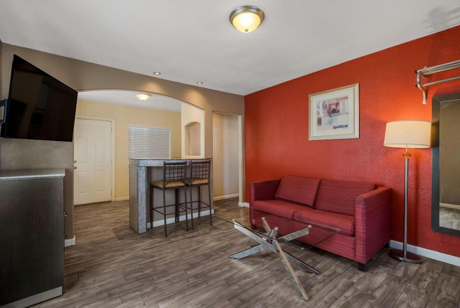 Rodeway Inn and Suites near Coachella photo 32