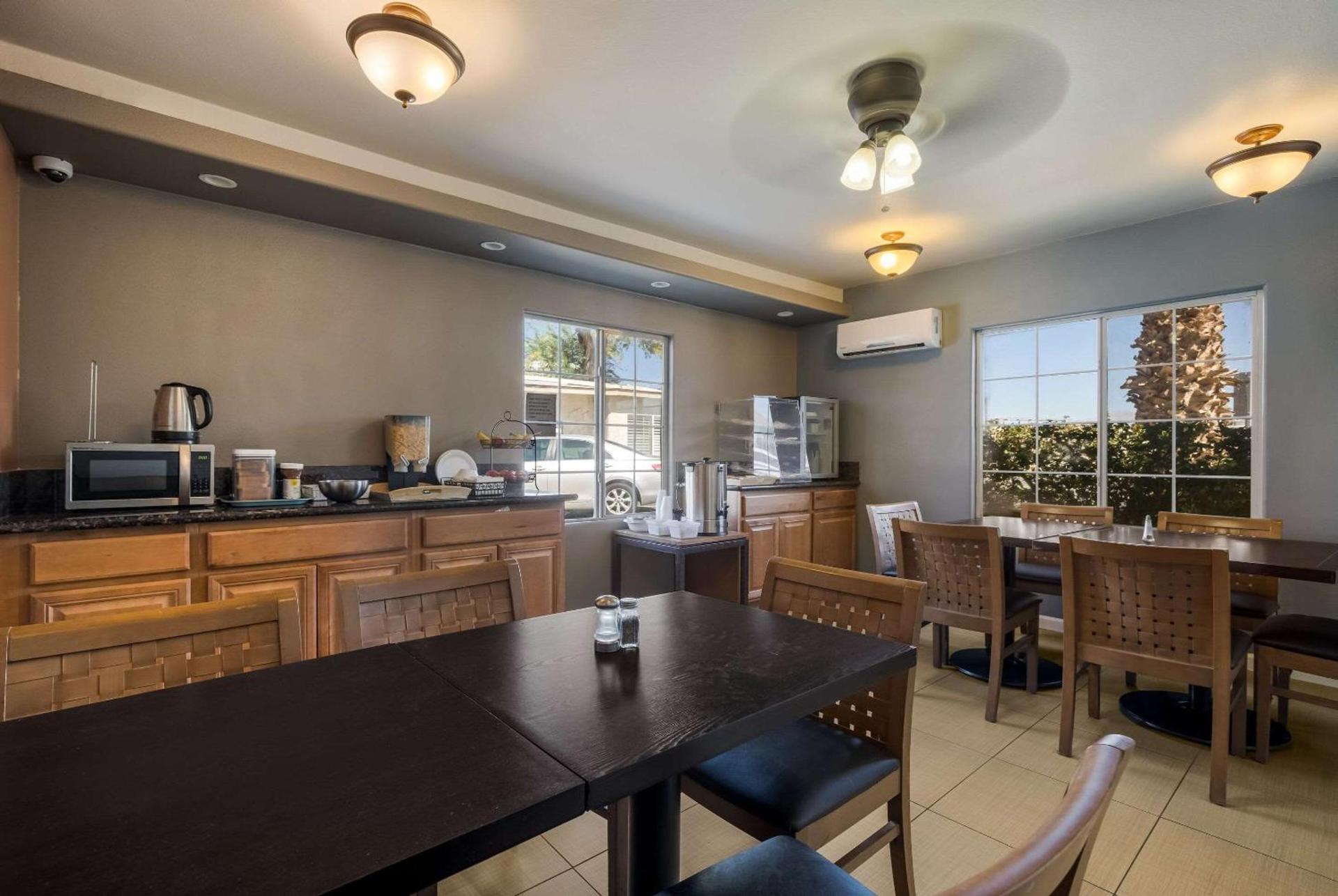 Rodeway Inn and Suites near Coachella photo 43