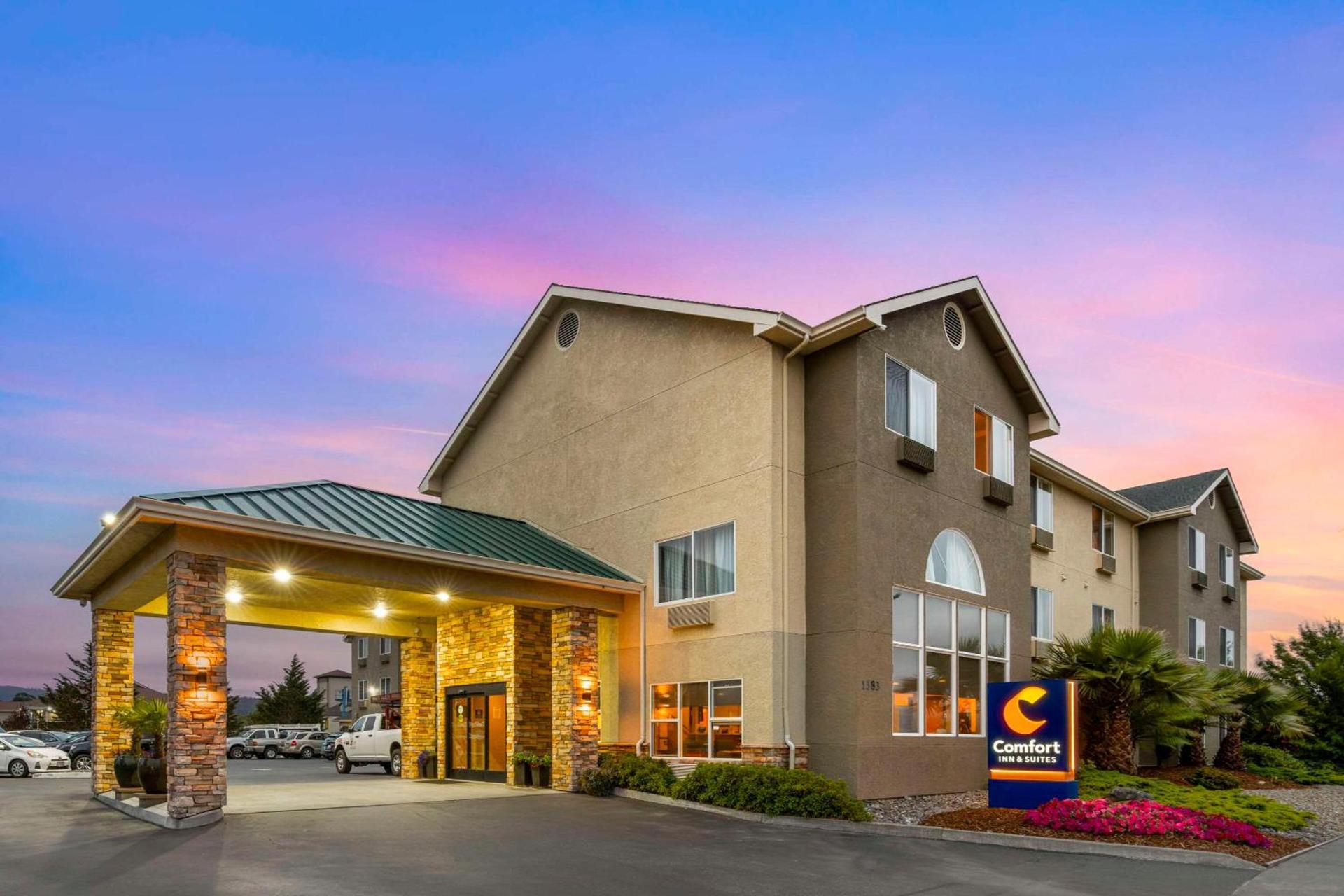 Comfort Inn & Suites Redwood Country photo 6