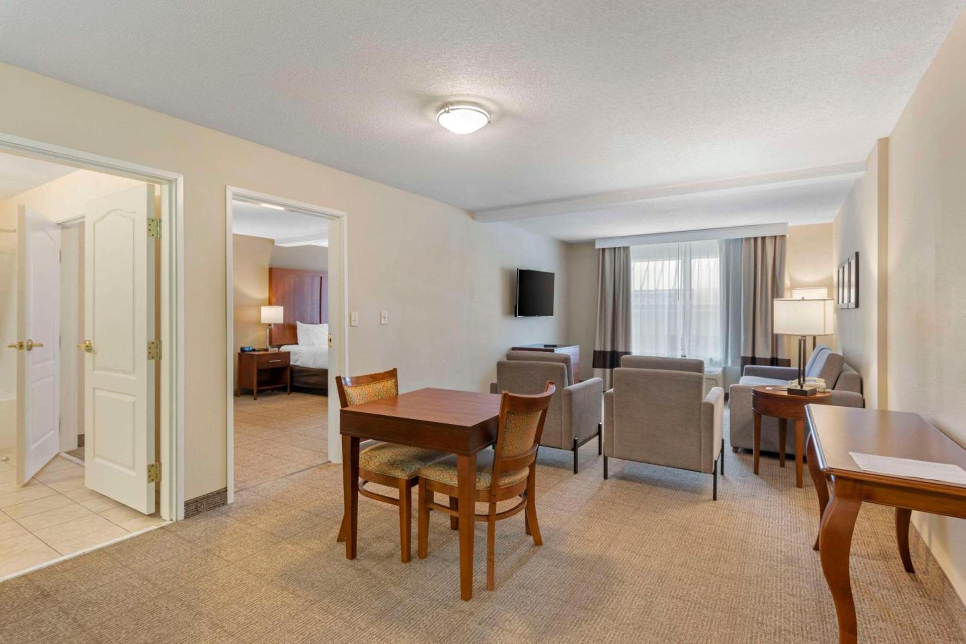 Comfort Inn & Suites Dover near Speedway photo 22