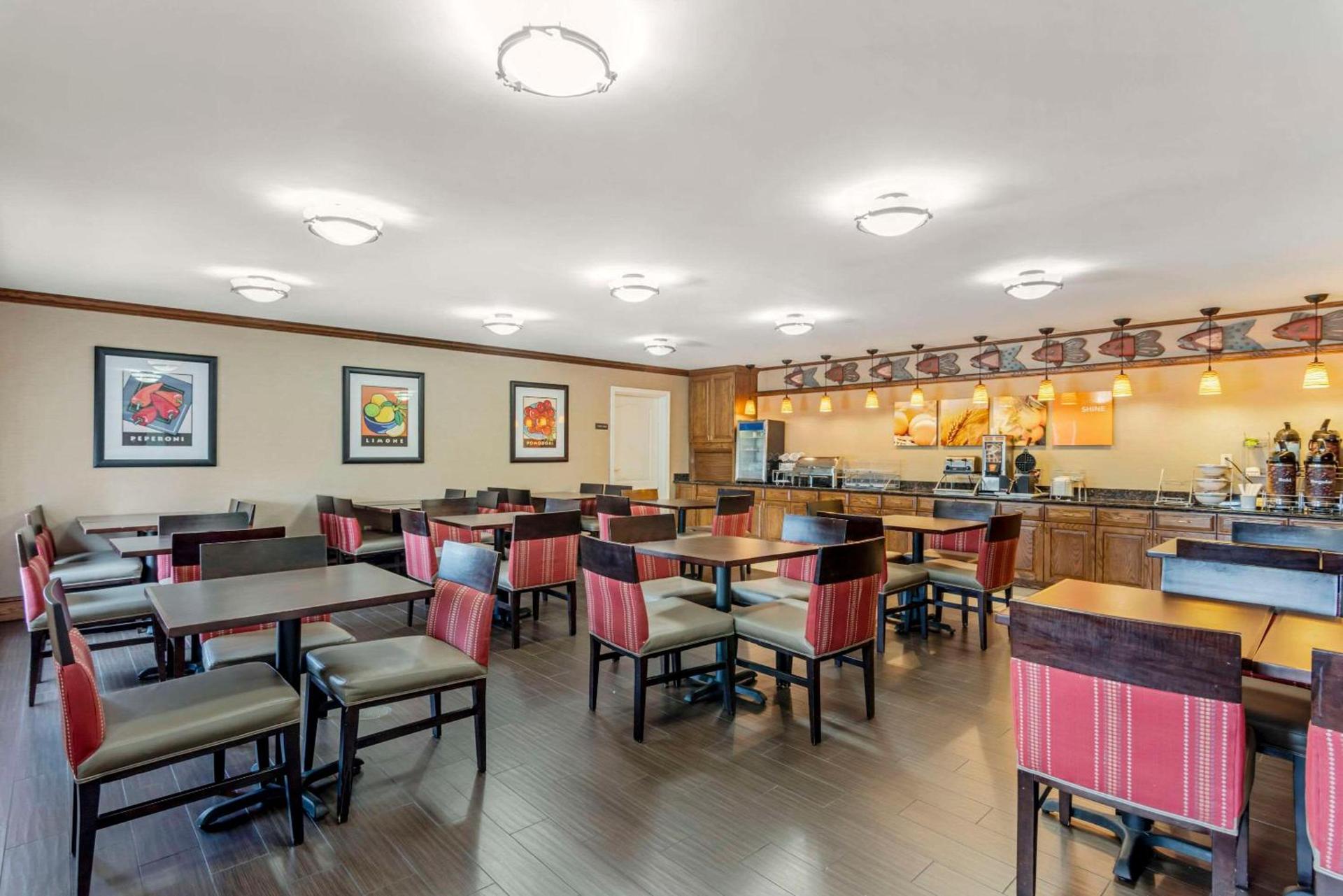 Comfort Inn & Suites Dover near Speedway photo 33