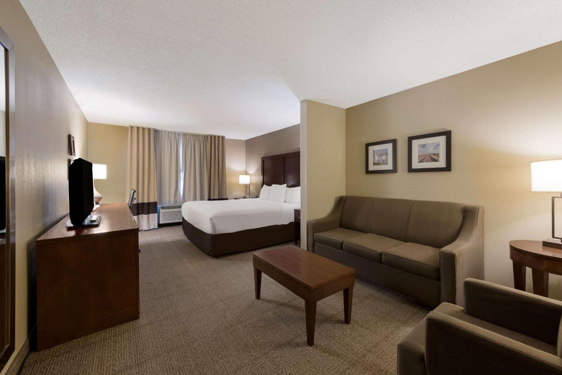 Comfort Inn Wichita East photo 10