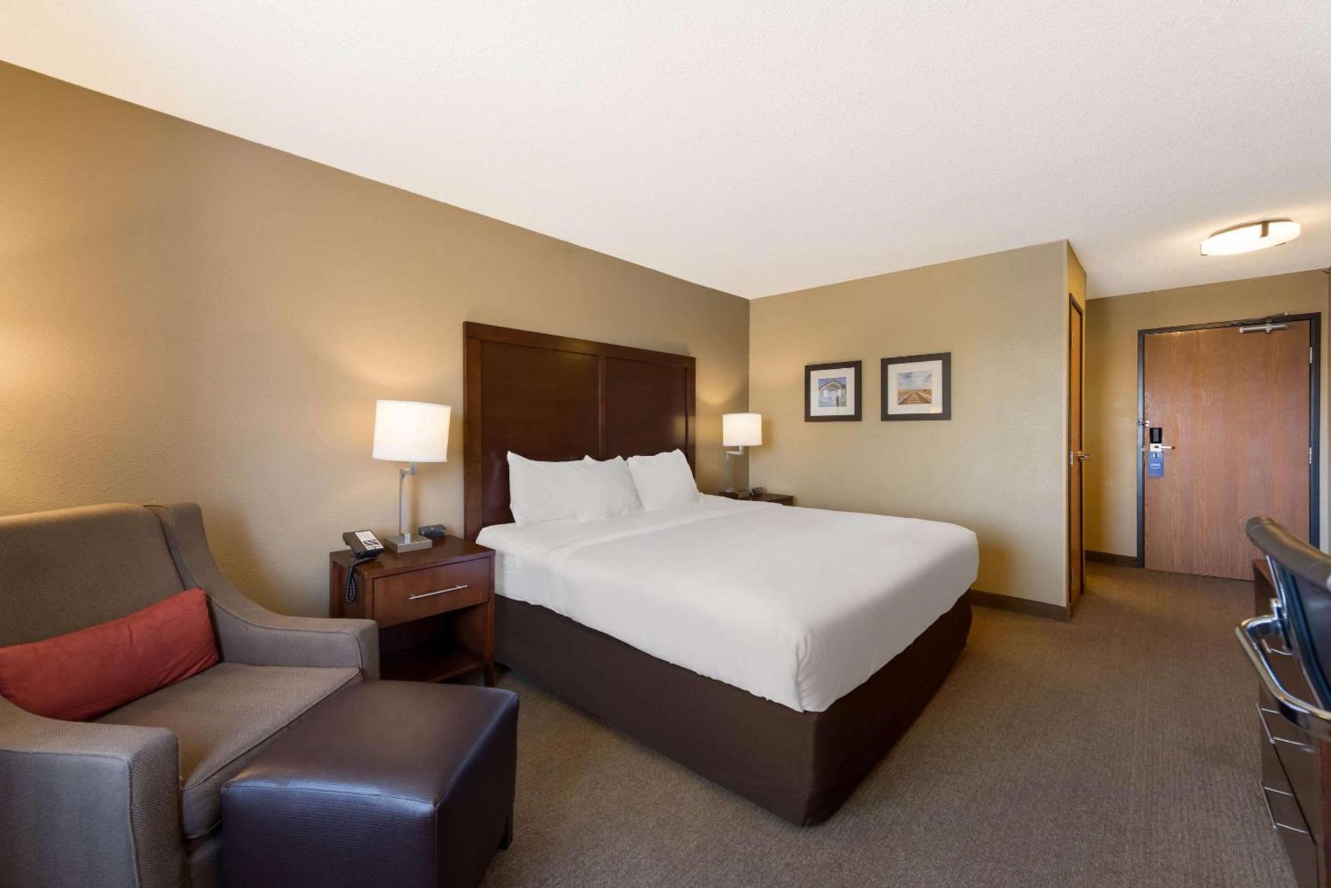 Comfort Inn Wichita East photo 12