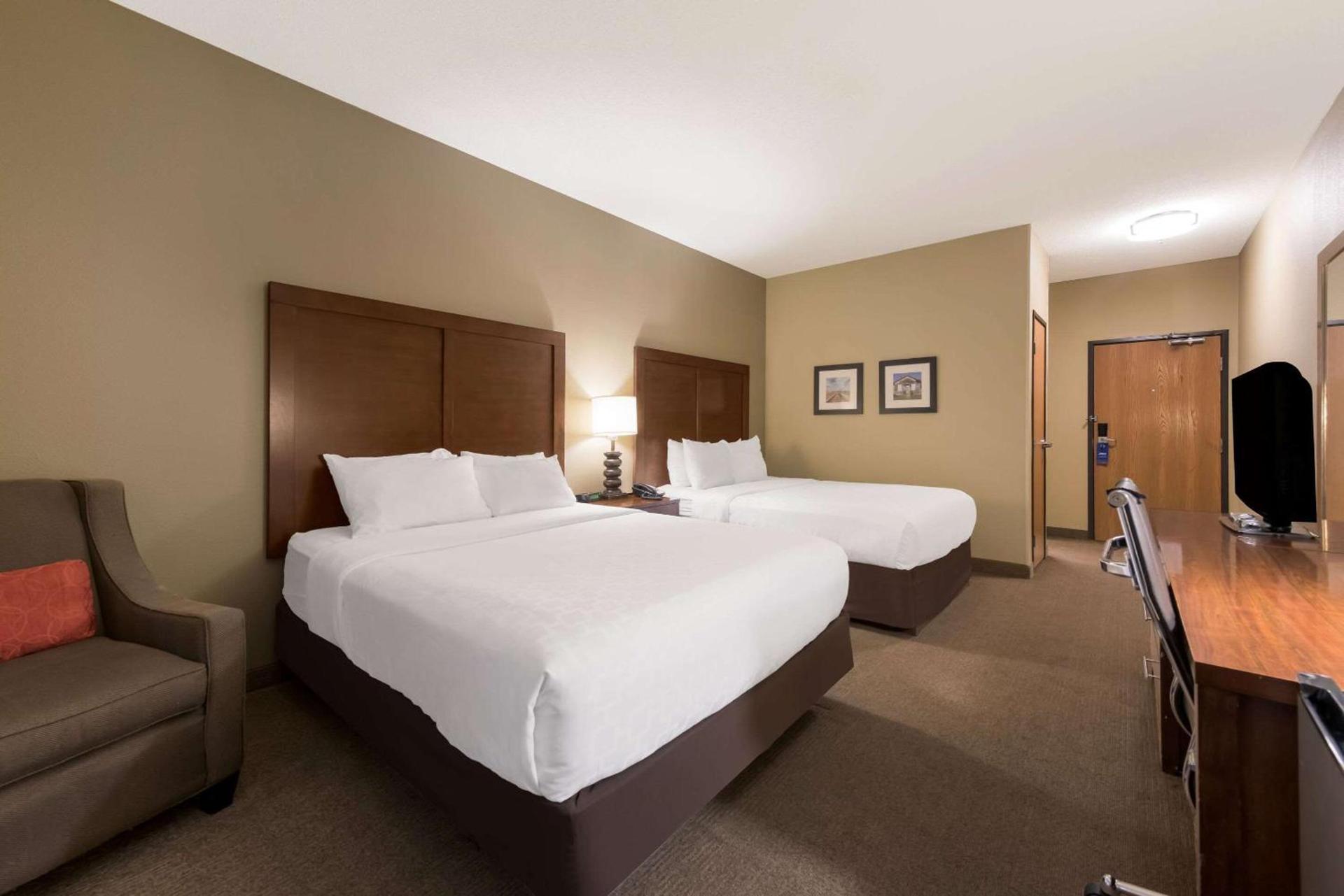 Comfort Inn Wichita East photo 14