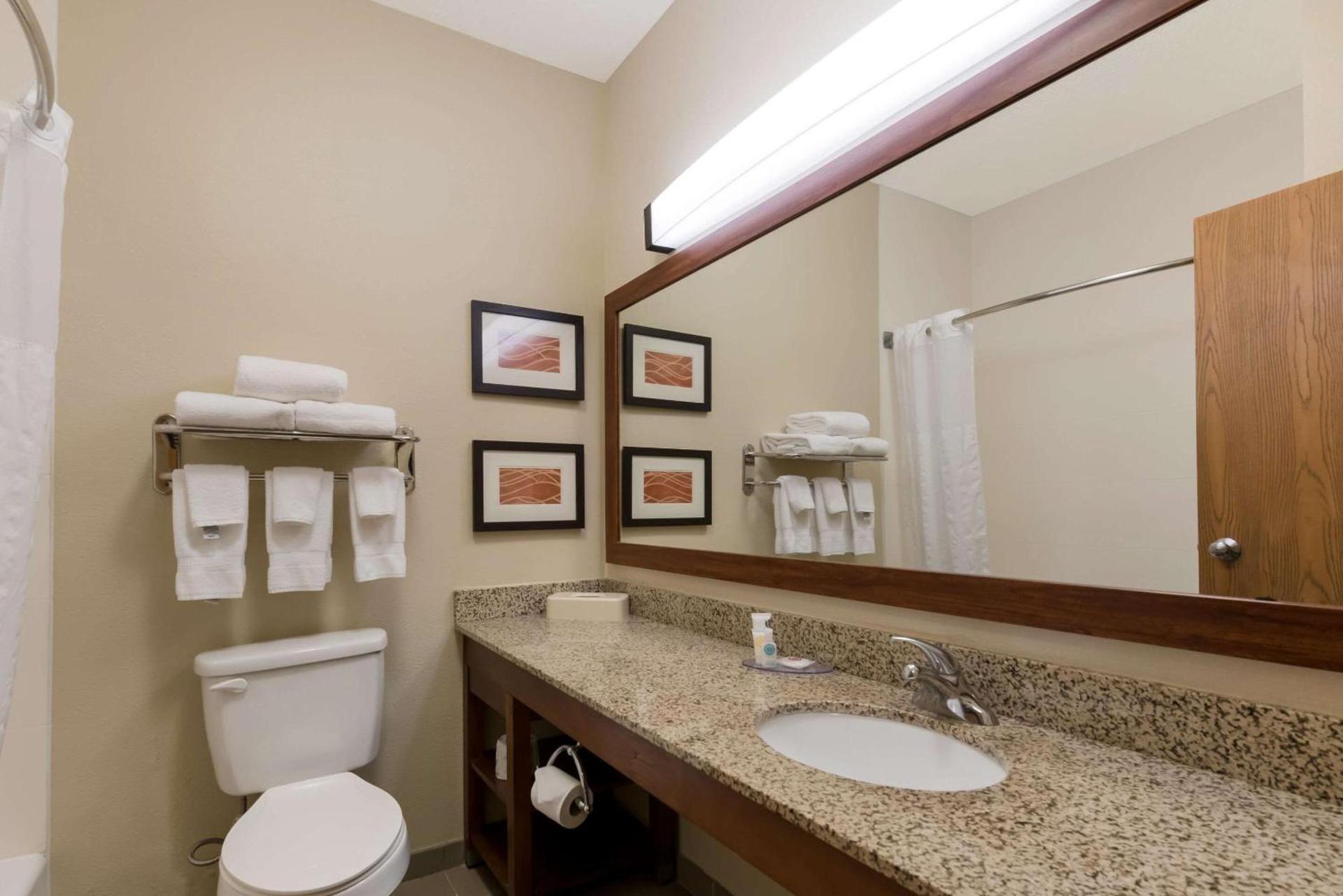 Comfort Inn Wichita East photo 17