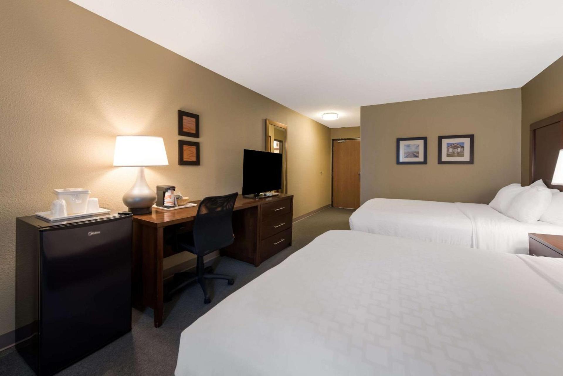 Comfort Inn Wichita East photo 18
