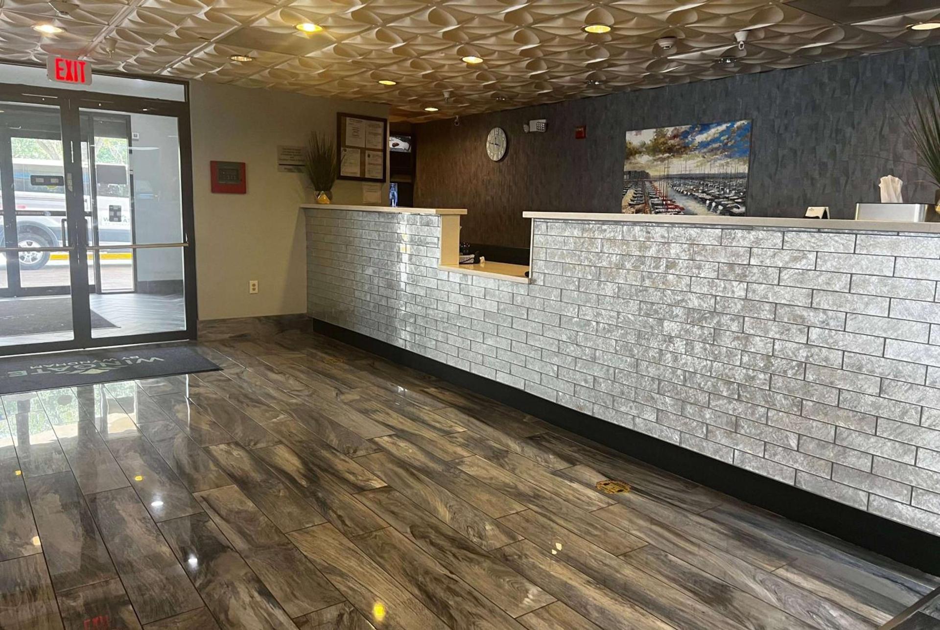 Wingate by Wyndham Humble/Houston Intercontinental Airport photo 7