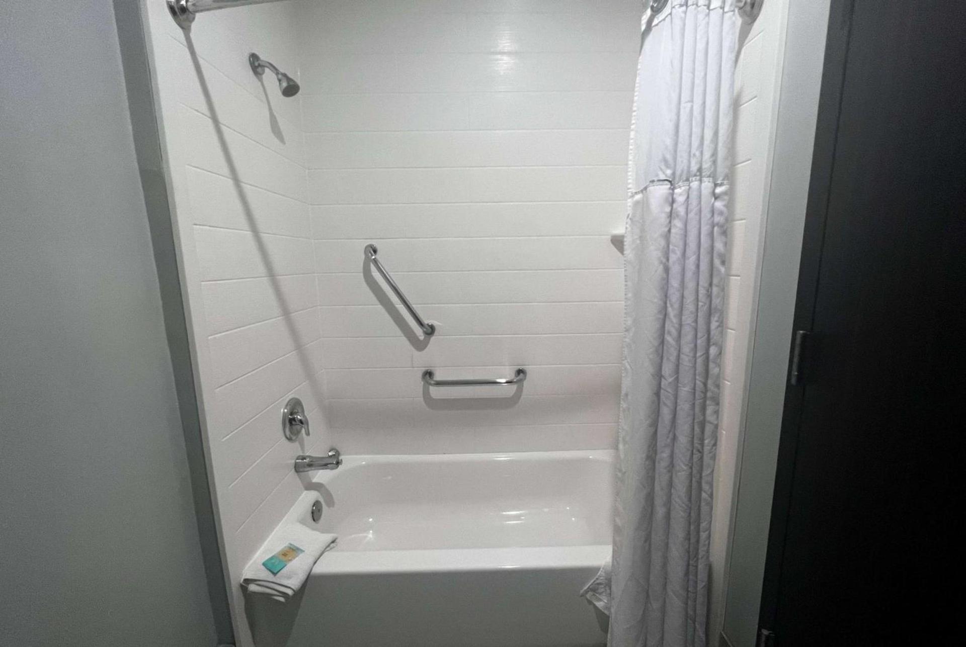 Wingate by Wyndham Humble/Houston Intercontinental Airport photo 27