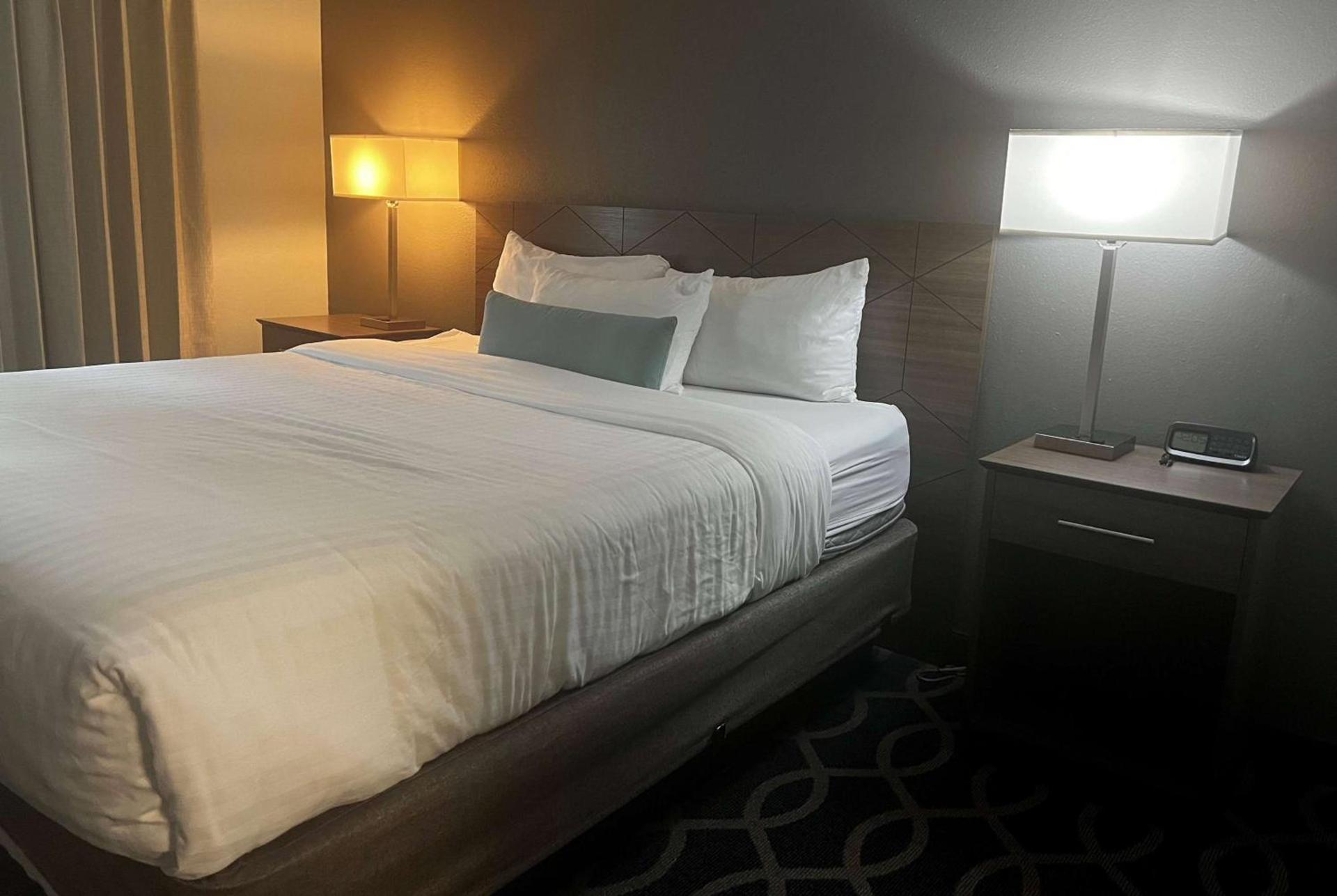Wingate by Wyndham Humble/Houston Intercontinental Airport photo 32