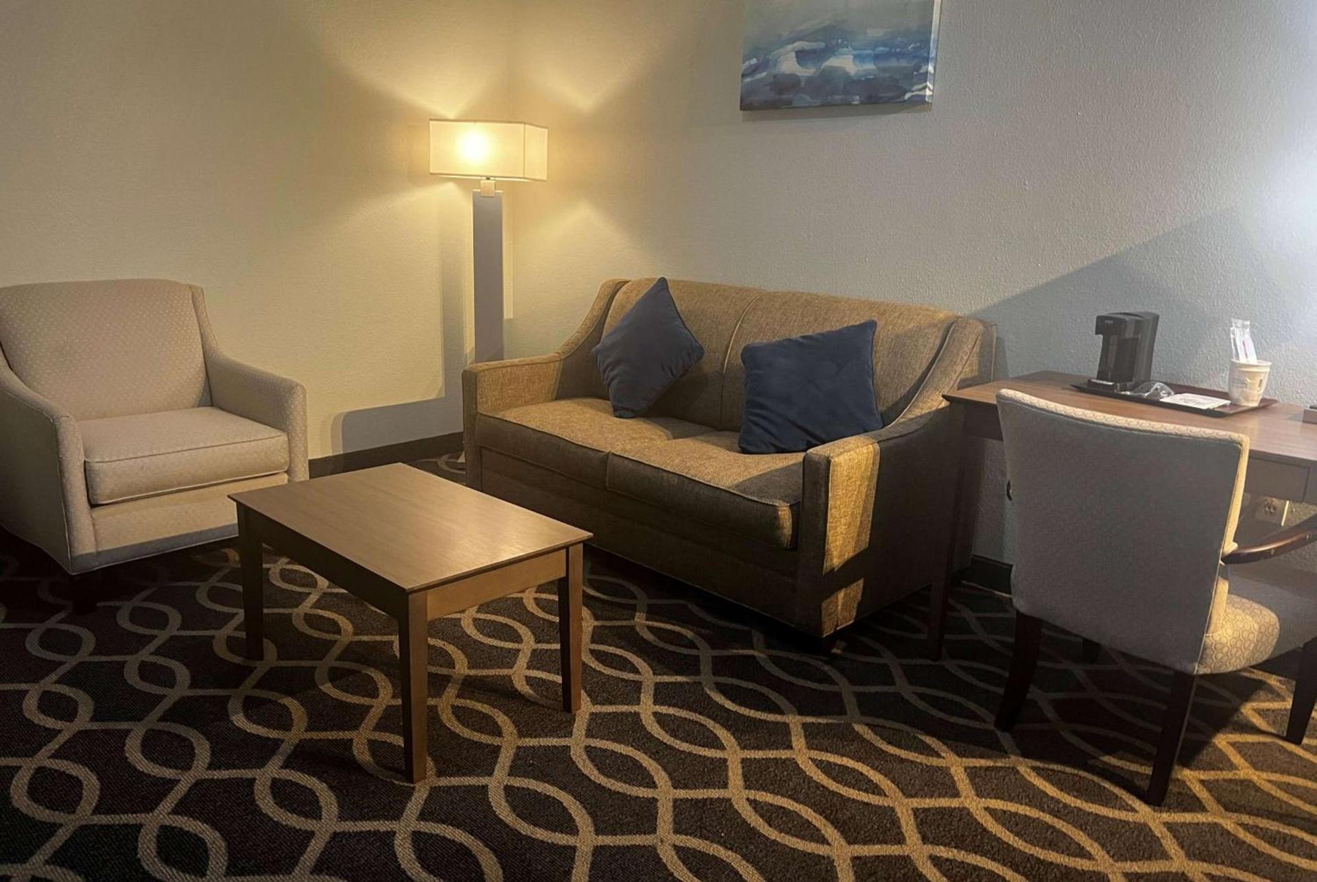 Wingate by Wyndham Humble/Houston Intercontinental Airport photo 33