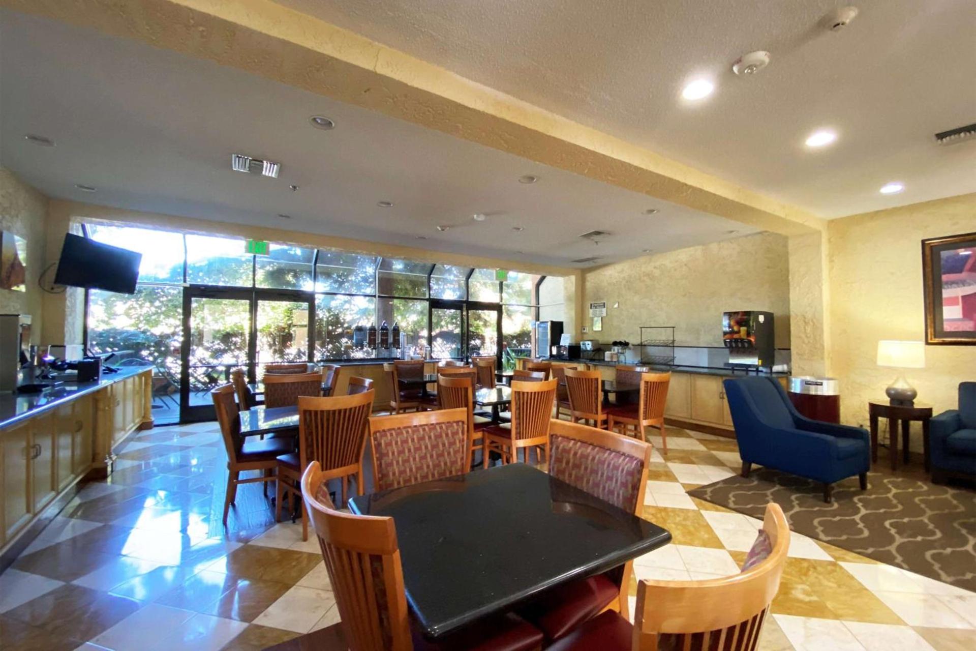 Wyndham Garden Newark Fremont Silicon Valley photo 6