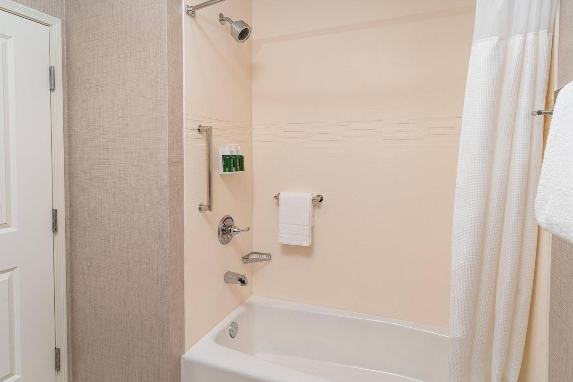 Residence Inn by Marriott Louisville Old Henry photo 14