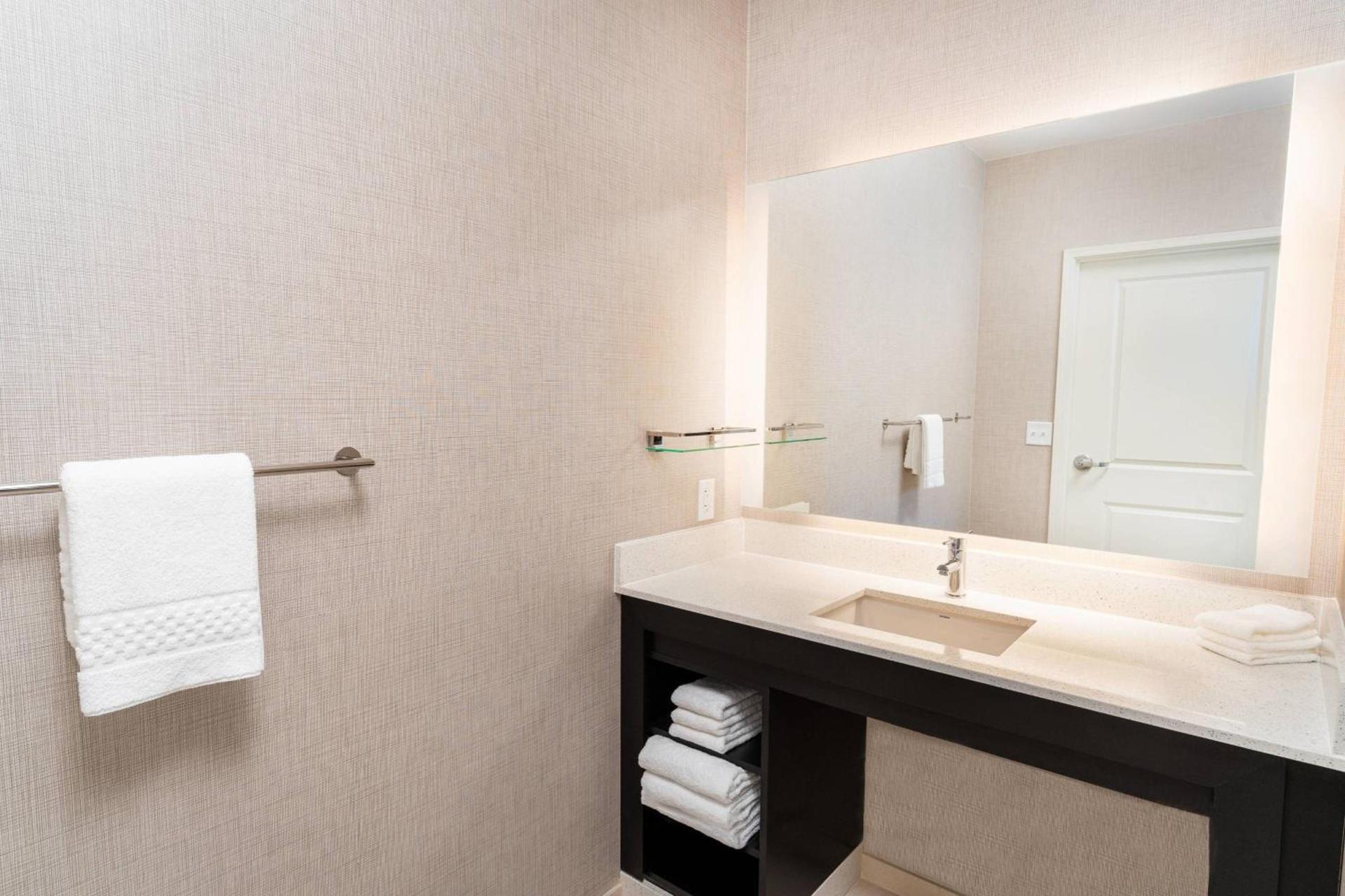 Residence Inn by Marriott Louisville Old Henry photo 17