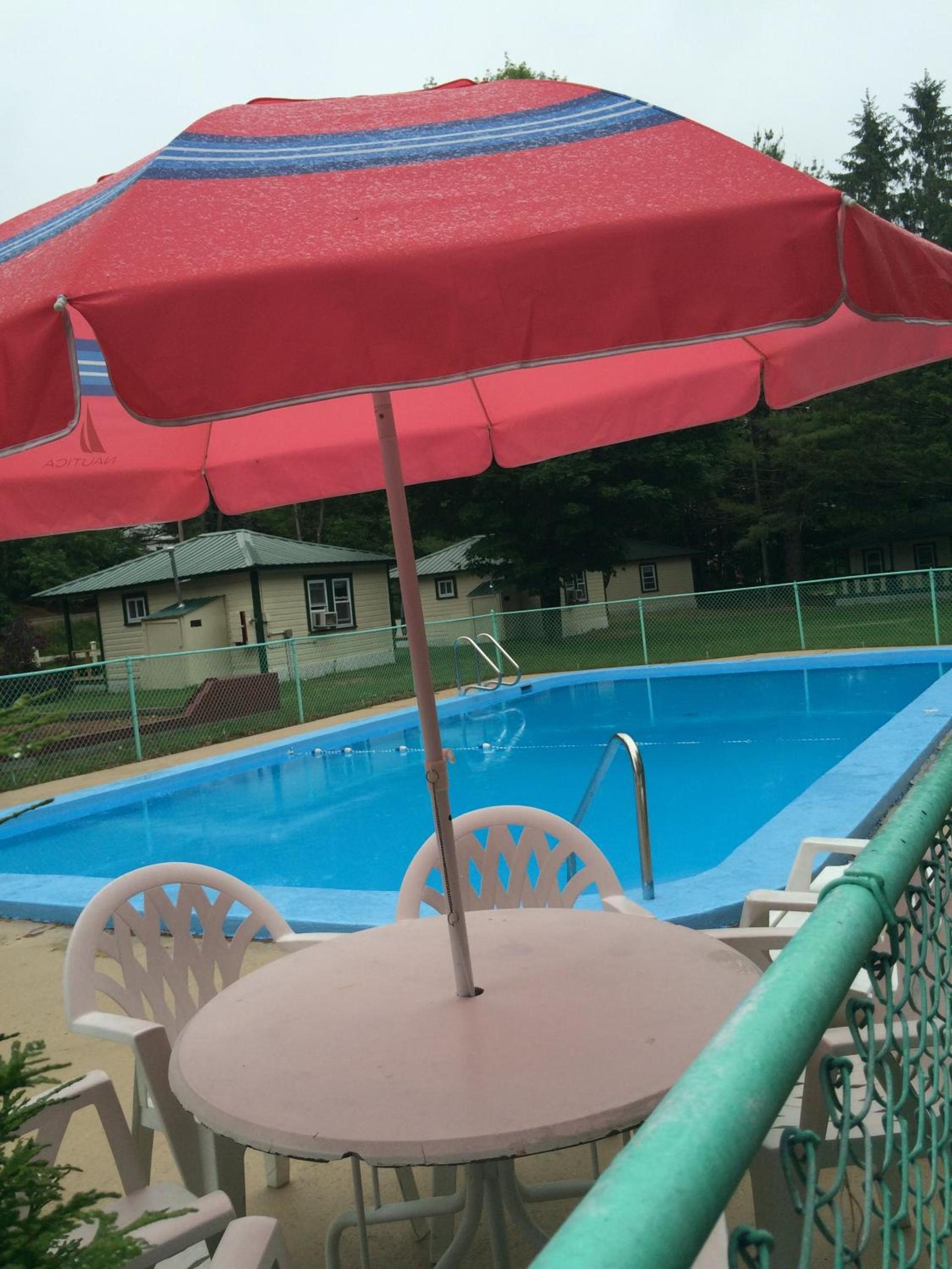 Perry's Motel and Cottages photo 4