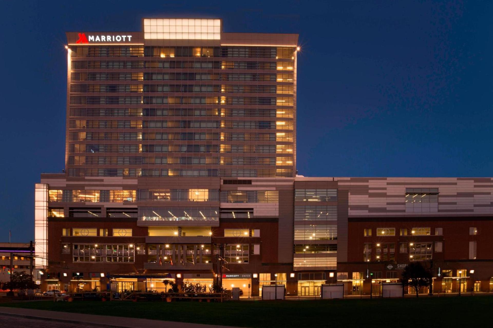 Buffalo Marriott at LECOM HARBORCENTER photo 2