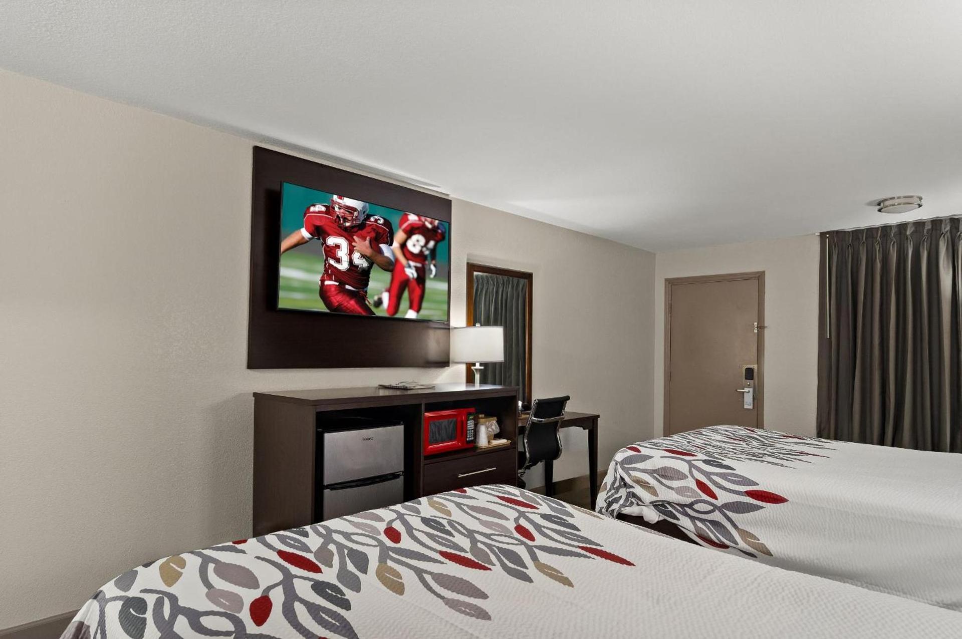 Red Roof Inn Baldwin photo 16