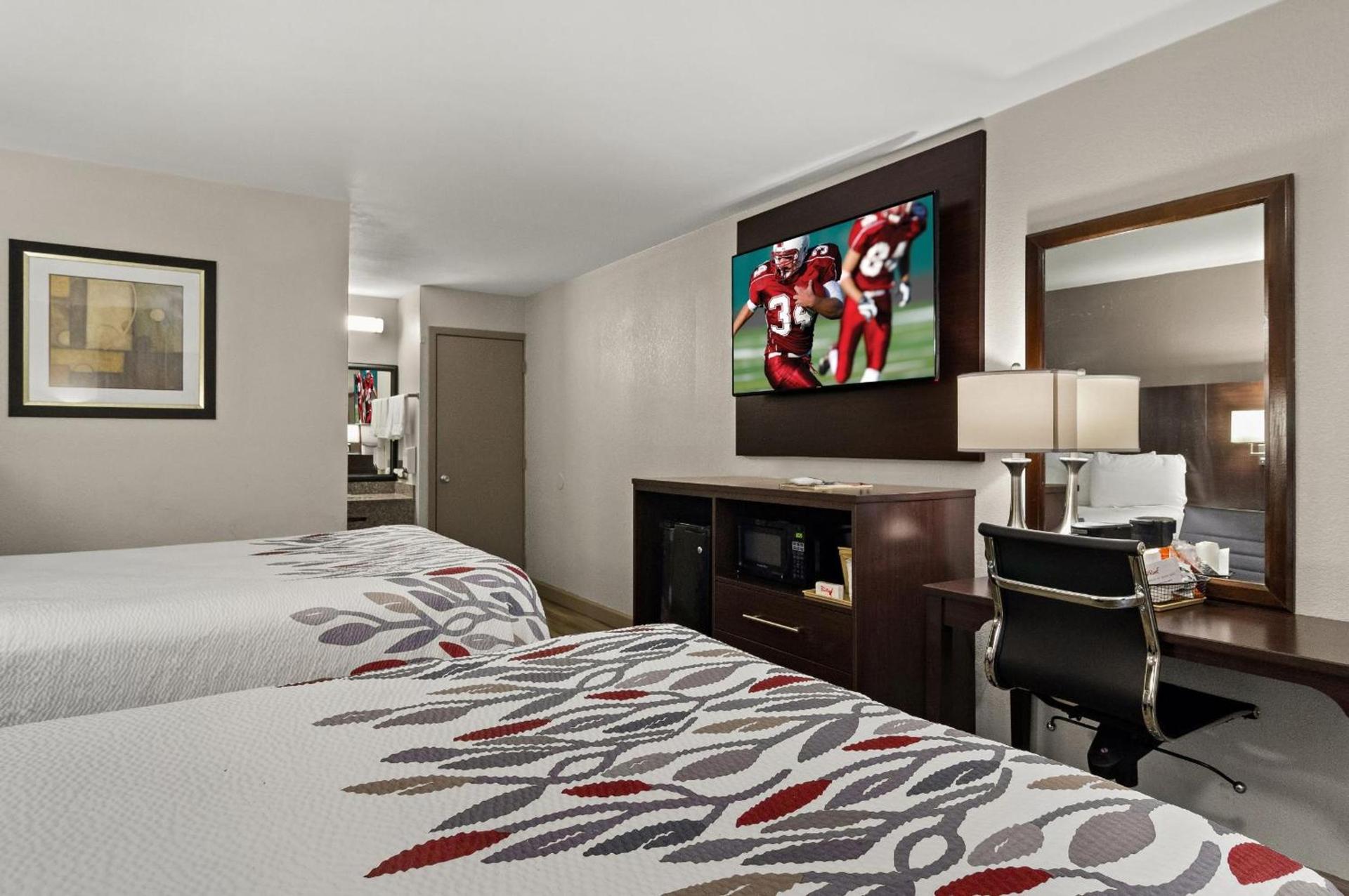 Red Roof Inn Baldwin photo 10