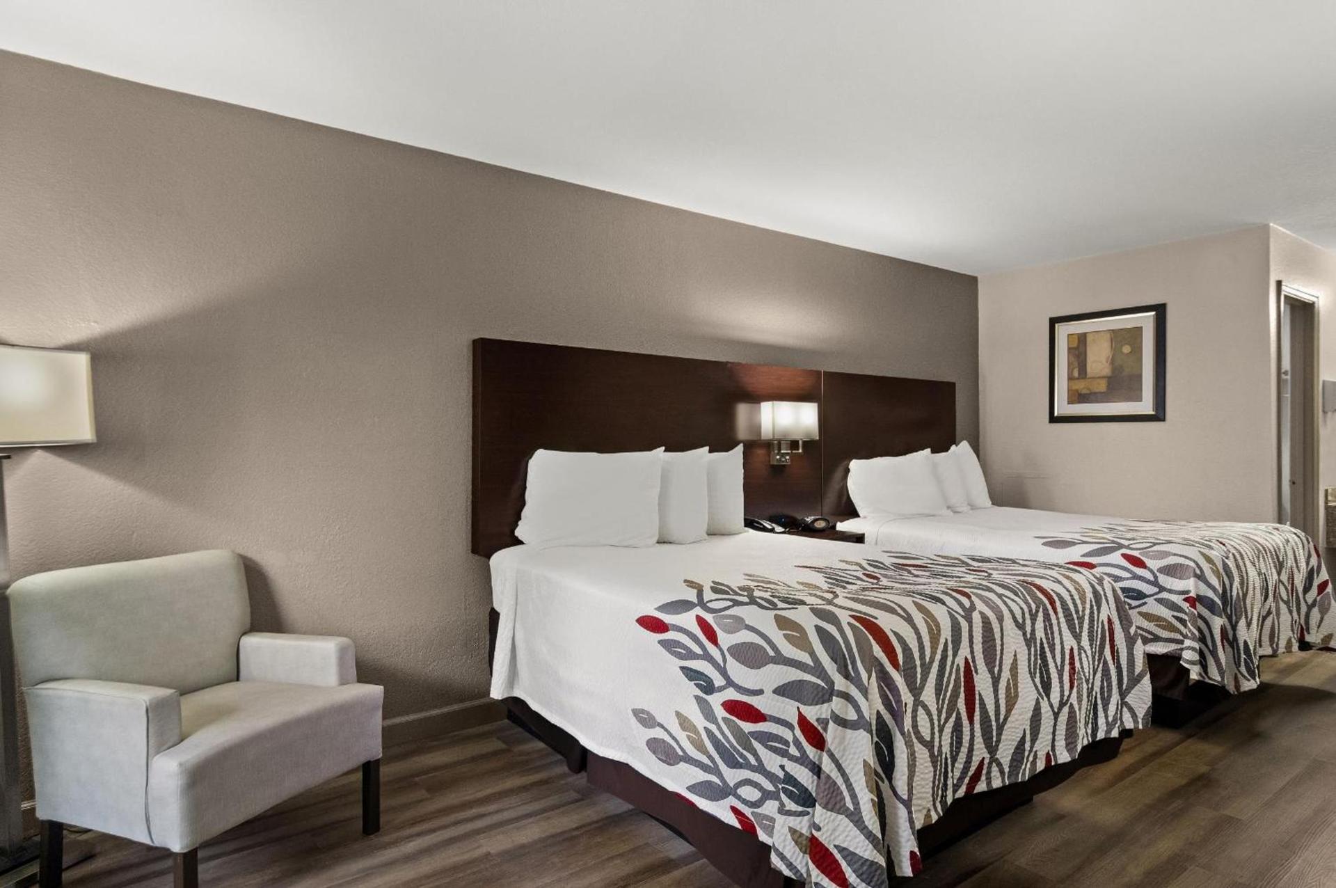 Red Roof Inn Baldwin photo 12