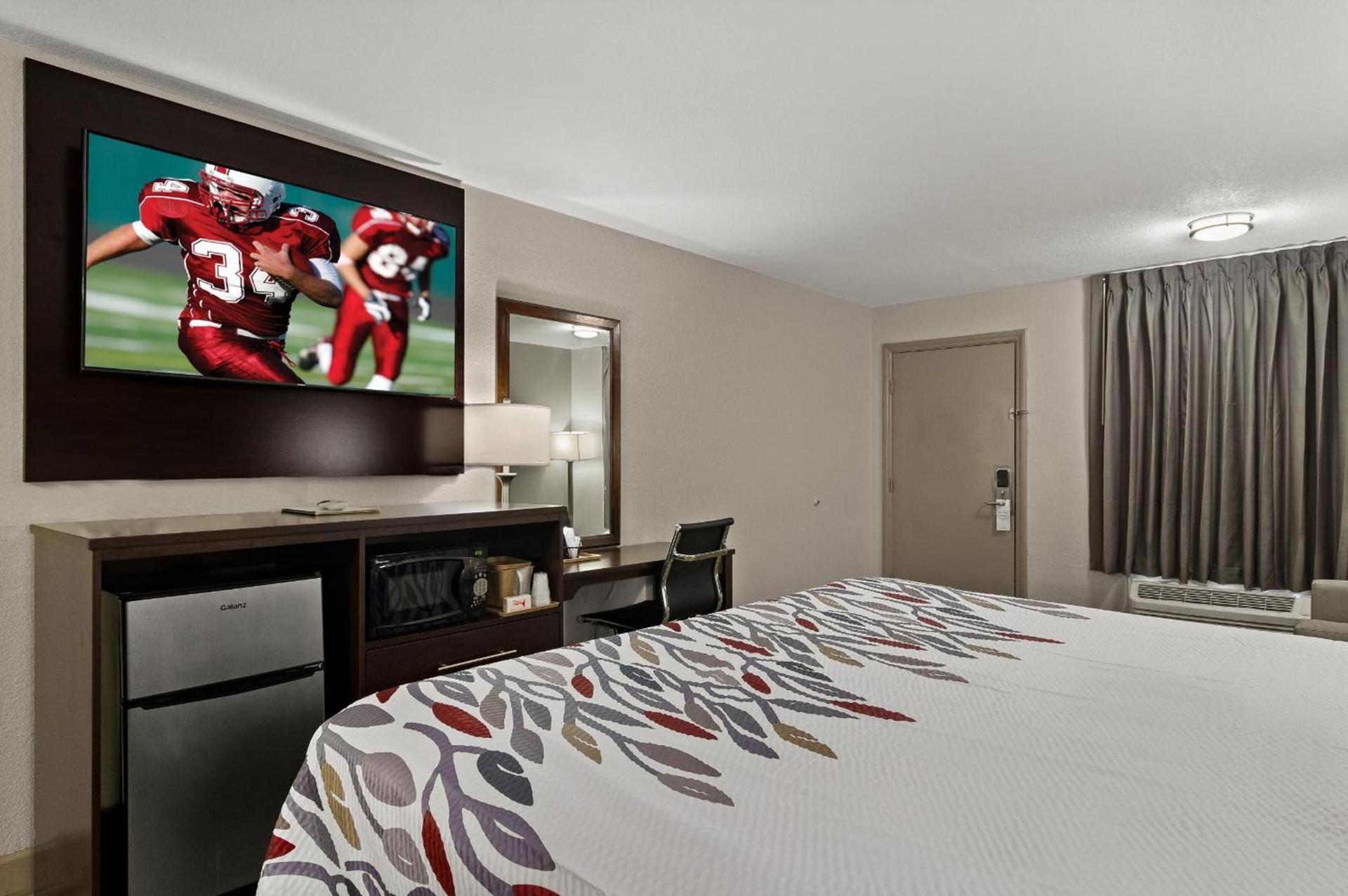 Red Roof Inn Baldwin photo 9