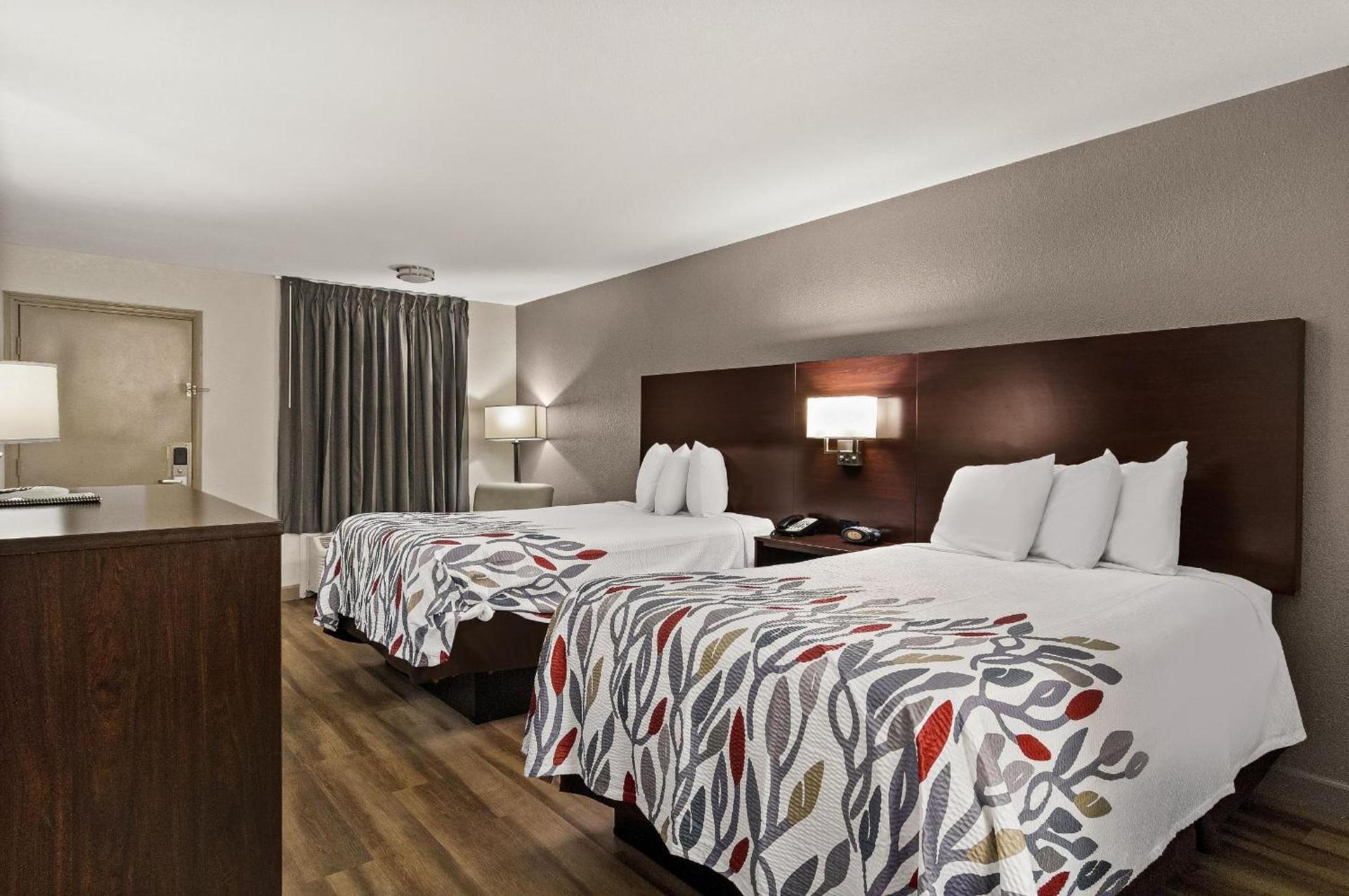 Red Roof Inn Baldwin photo 2