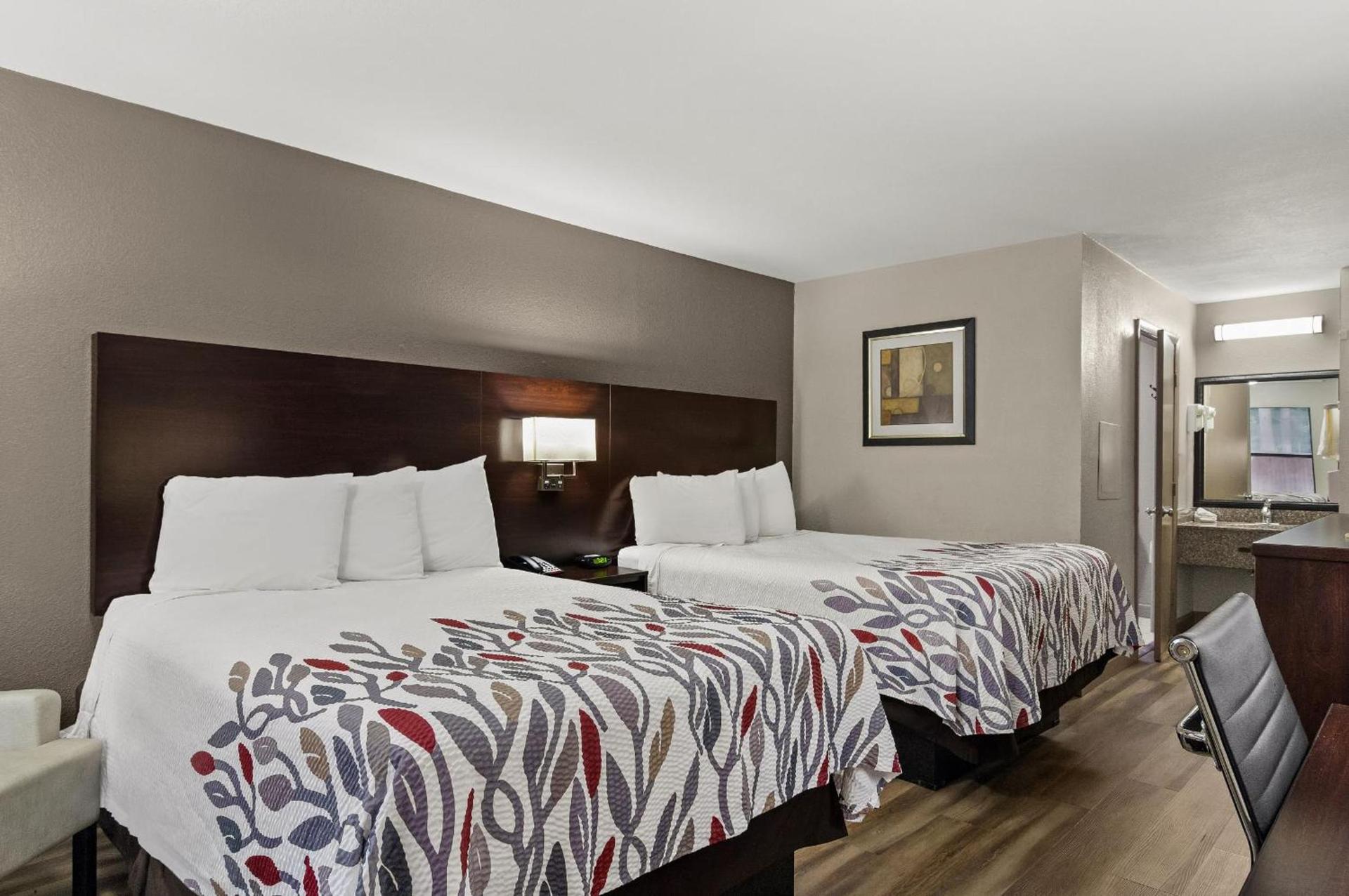 Red Roof Inn Baldwin photo 3