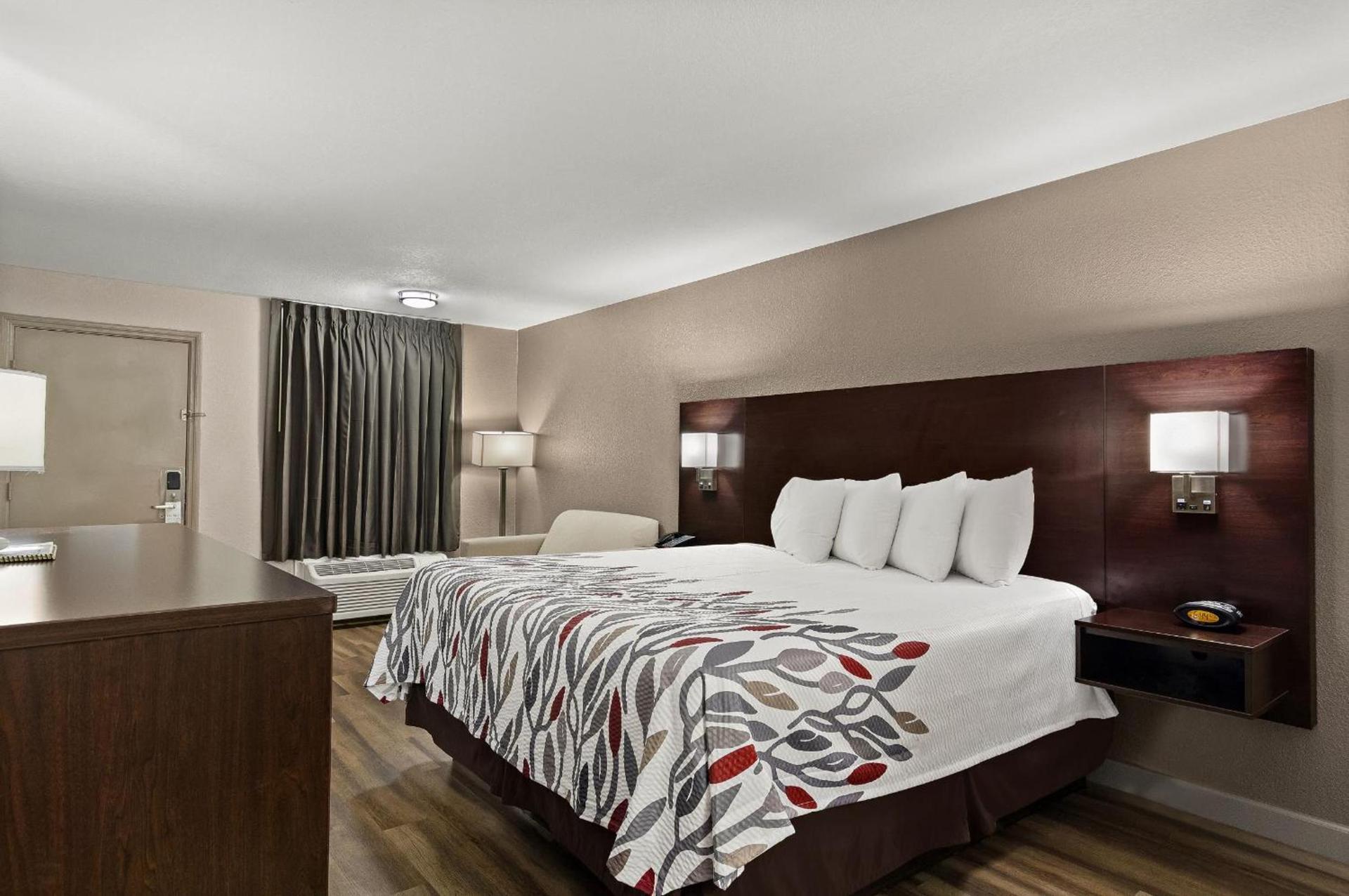 Red Roof Inn Baldwin photo 5