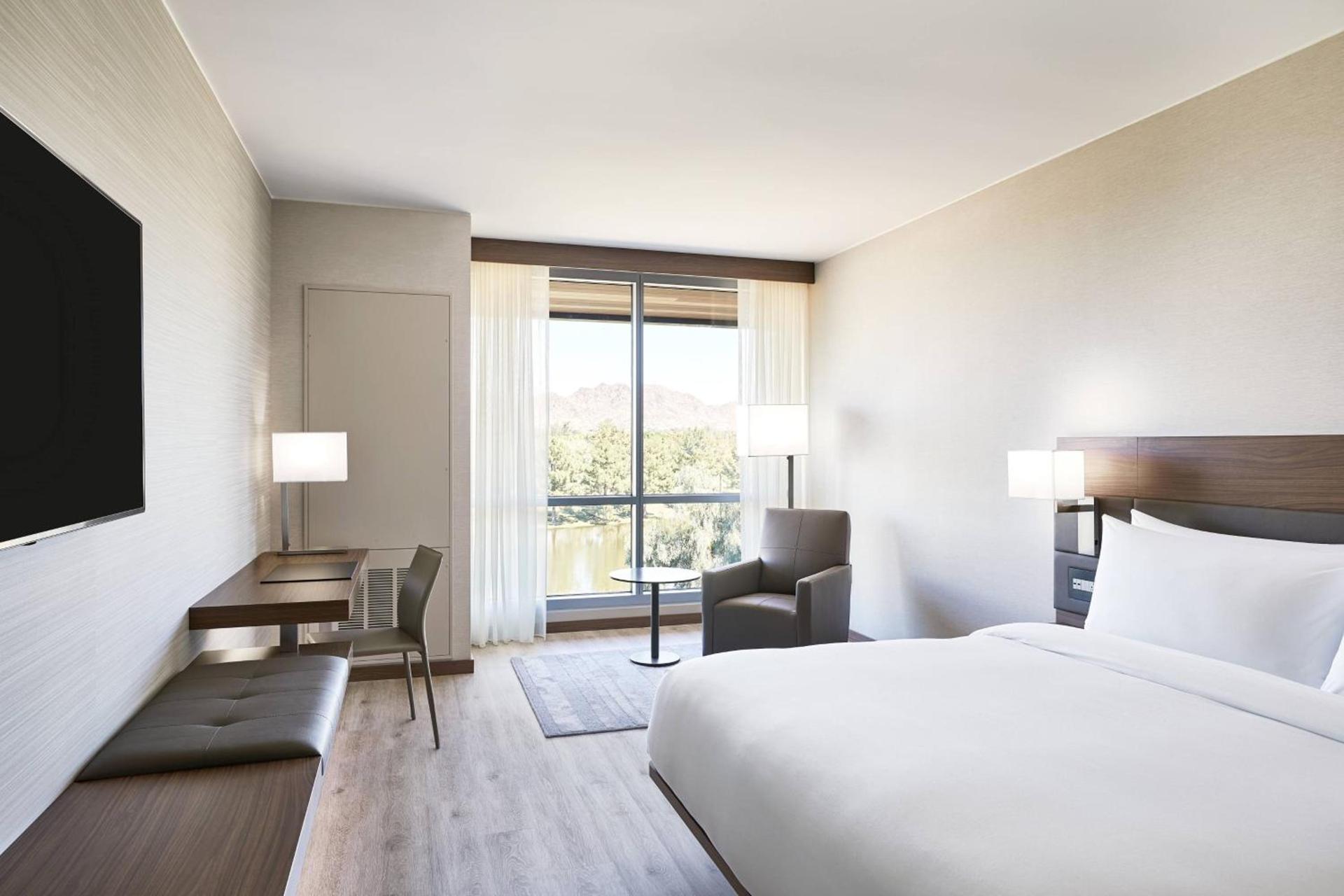 AC Hotel Phoenix Biltmore photo 6