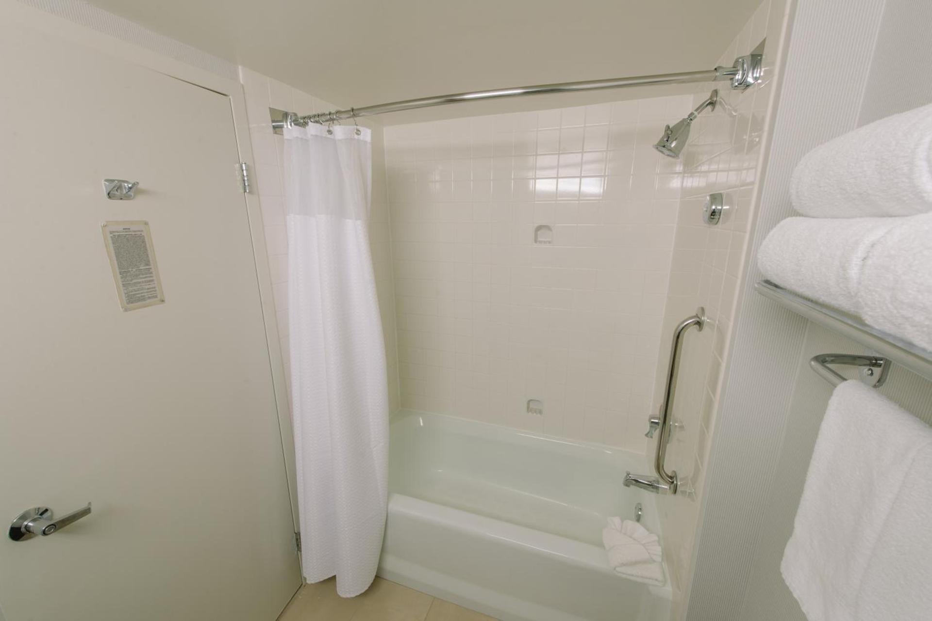 Courtyard by Marriott Nashua photo 38