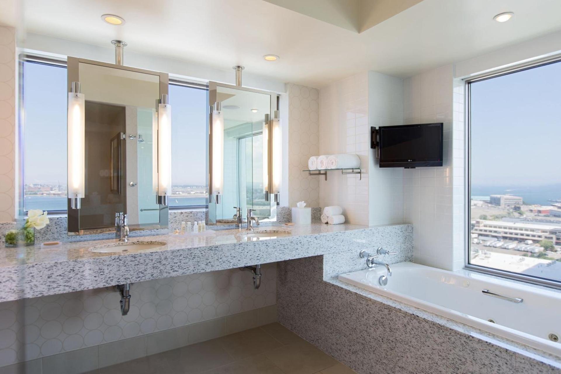 Renaissance Boston Seaport District photo 30